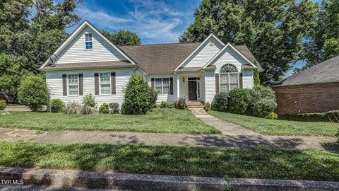 Homes For Sale - 7 Larchmont Lane<br/> Johnson City, TN 37604