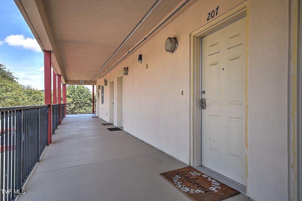 Photo of 120 Raceday Center Drive #Unit 207, Bristol, TN 37620 (MLS # 10000869)