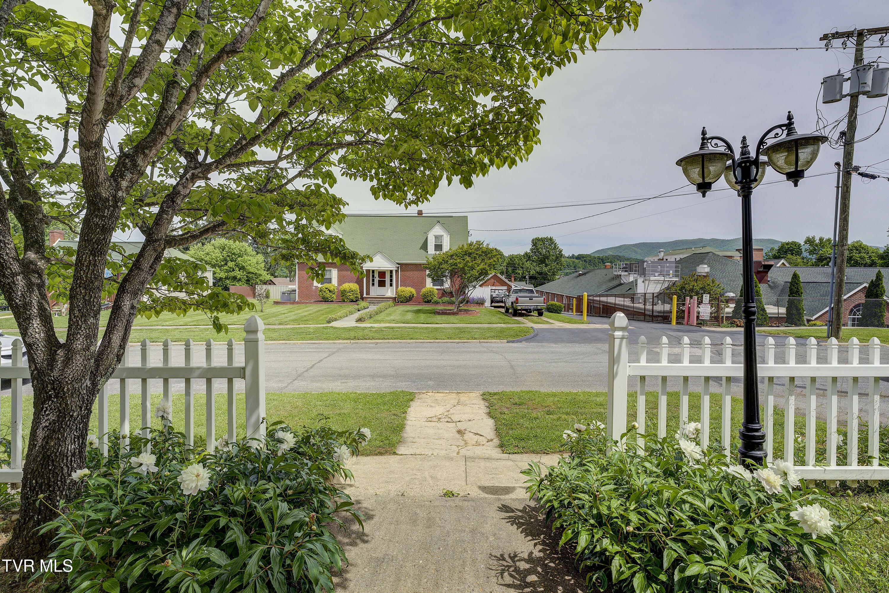 110 I Street, Elizabethton, Tennessee image 8
