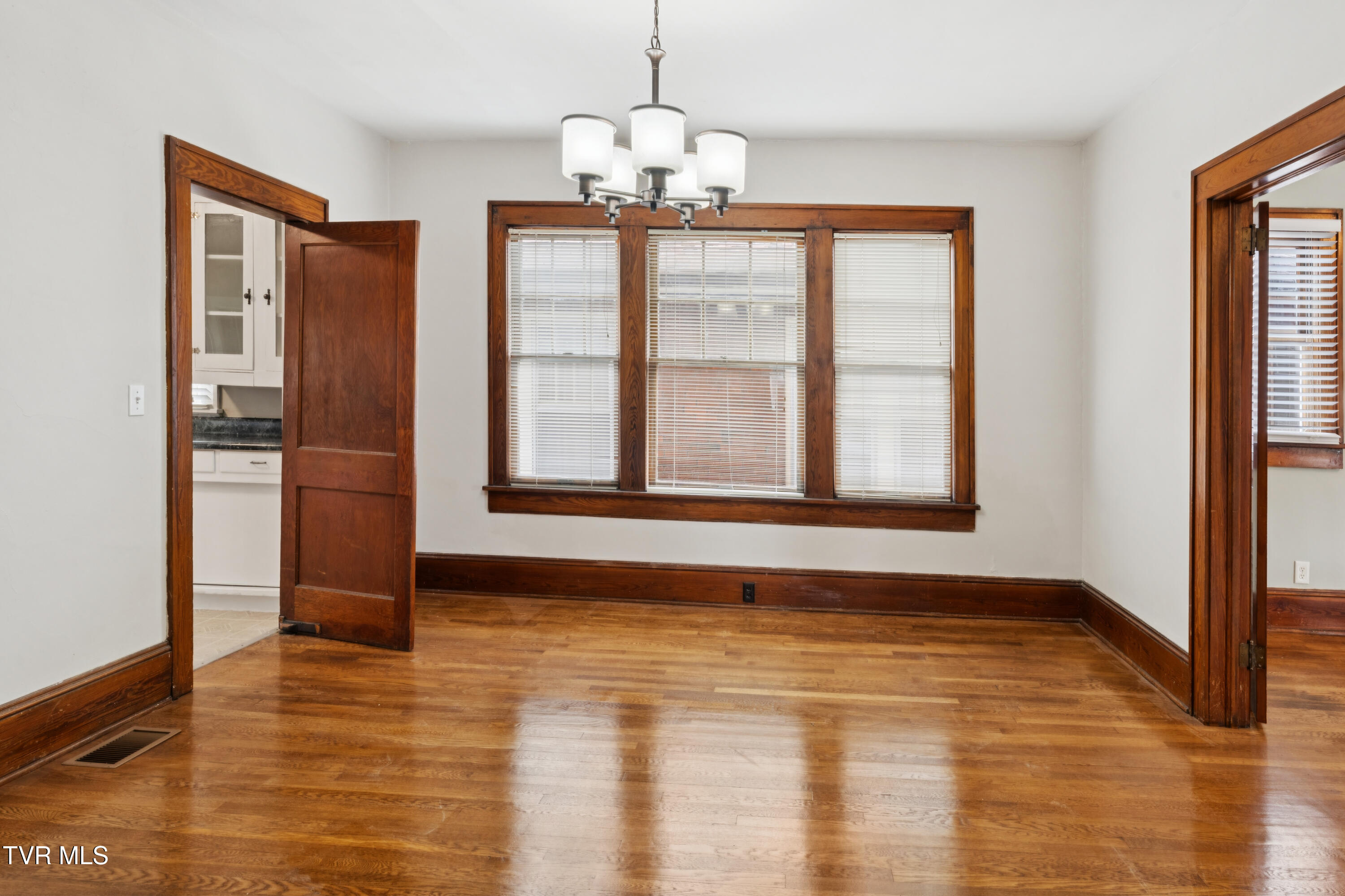 110 I Street, Elizabethton, Tennessee image 28