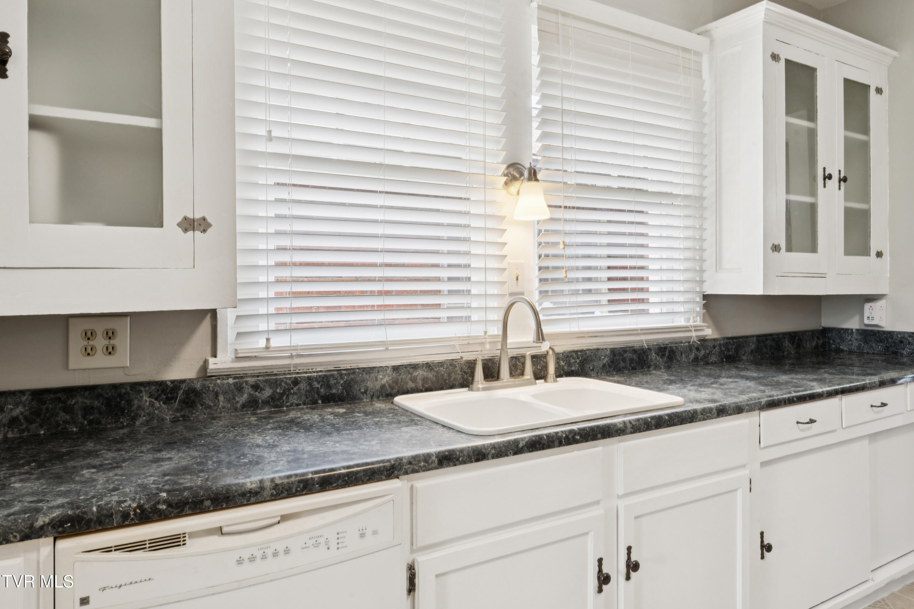 110 I Street, Elizabethton, Tennessee image 34