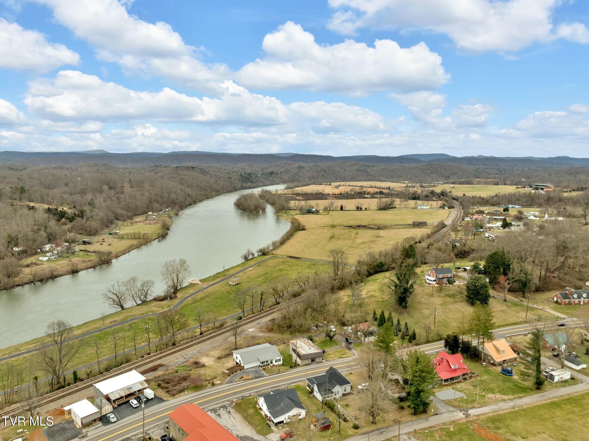 1607 Main Street, Surgoinsville, Tennessee image 5