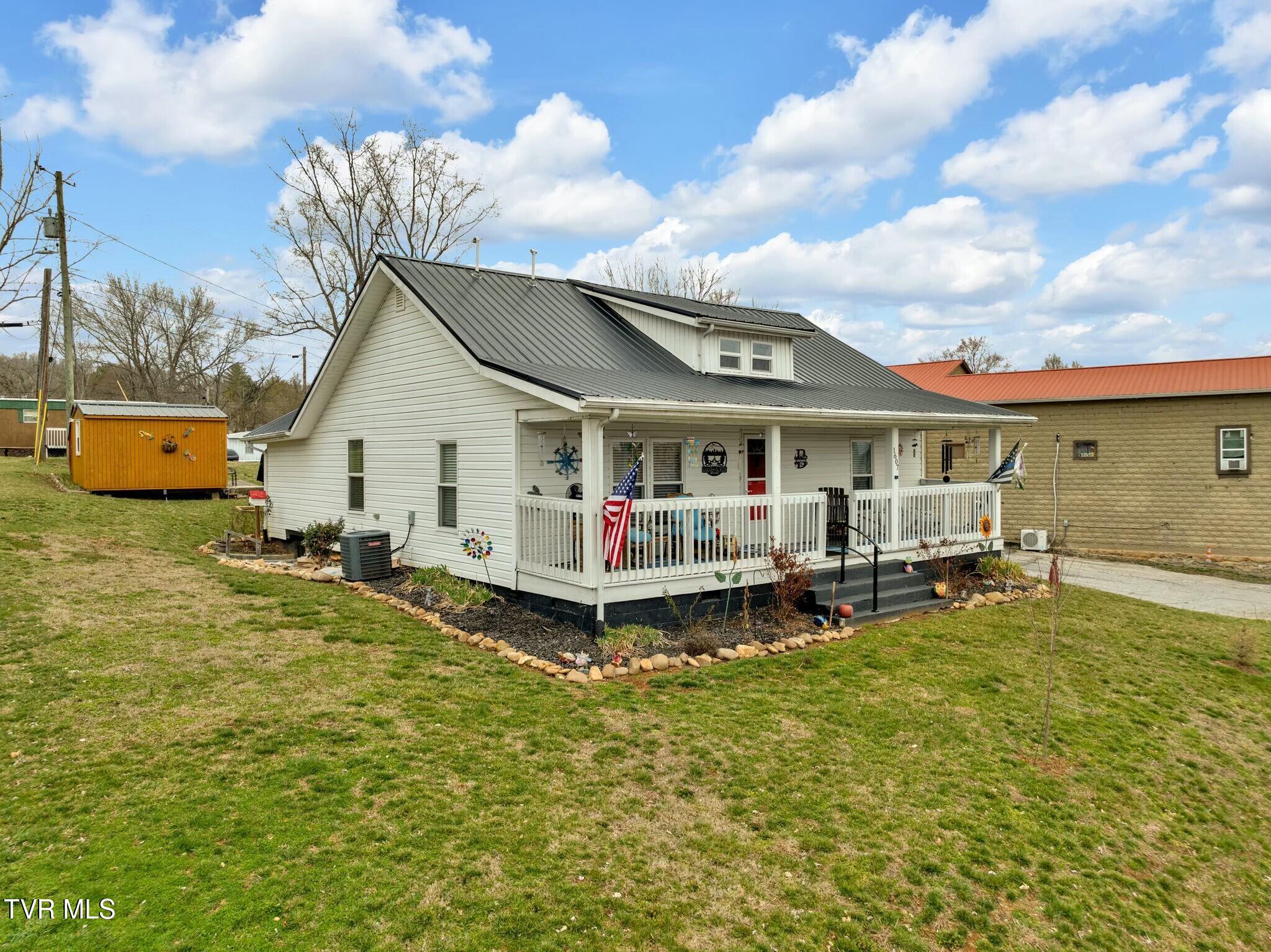 1607 Main Street, Surgoinsville, Tennessee image 4