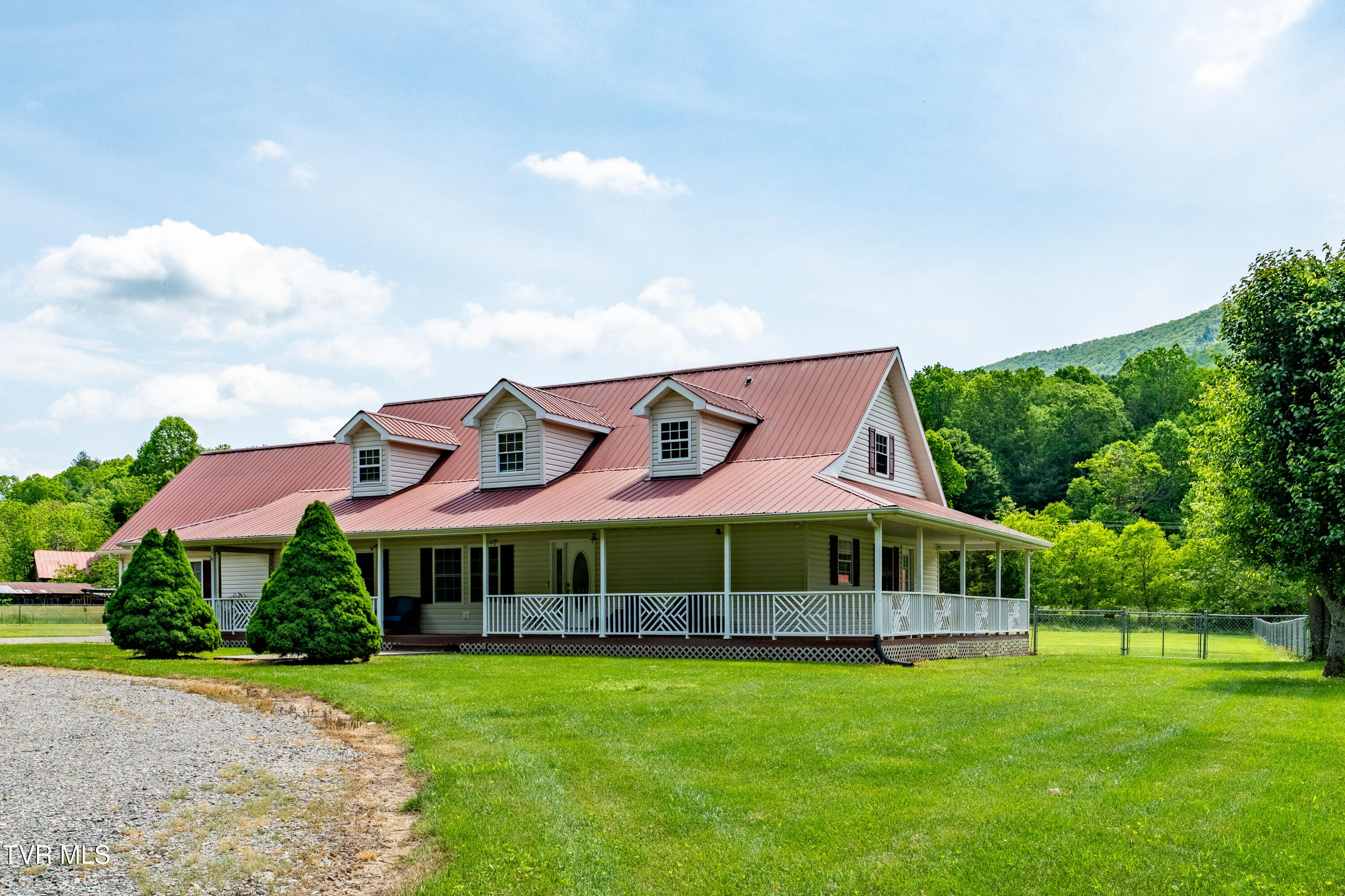 297 Old Highway 67, Butler, Tennessee image 1