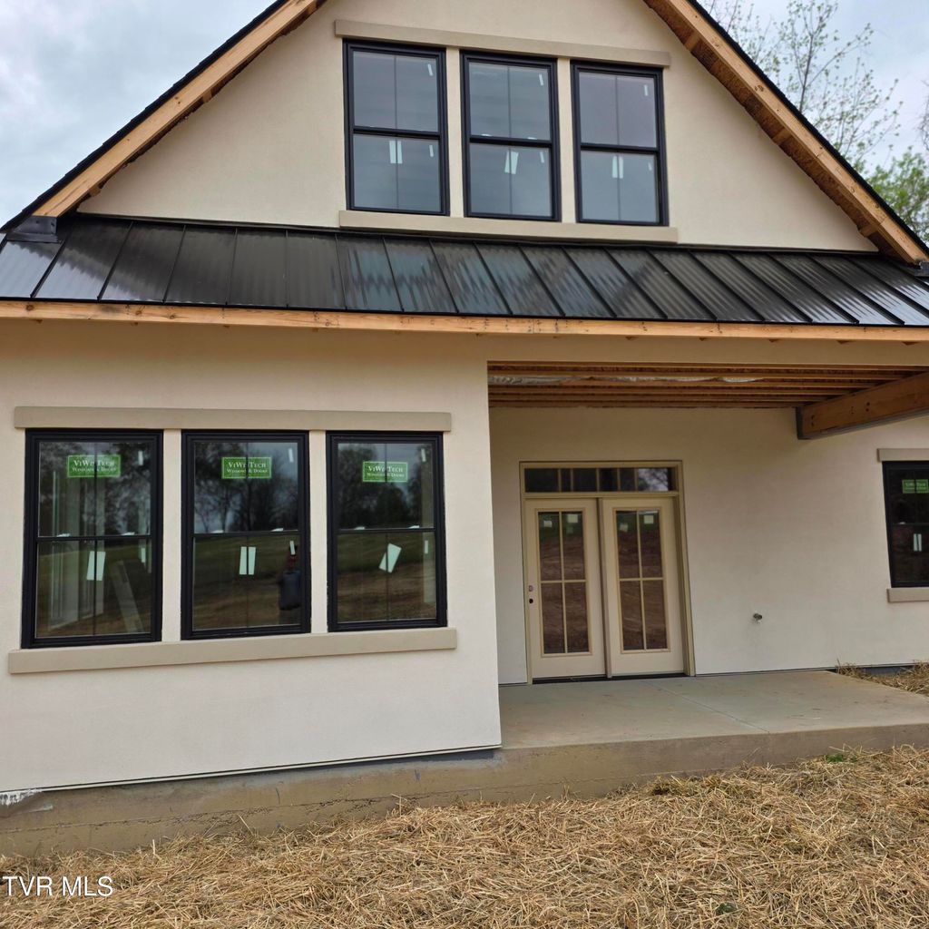 Photo of 812 Country Club Court, Johnson City, TN 37601 (MLS # 9995418)