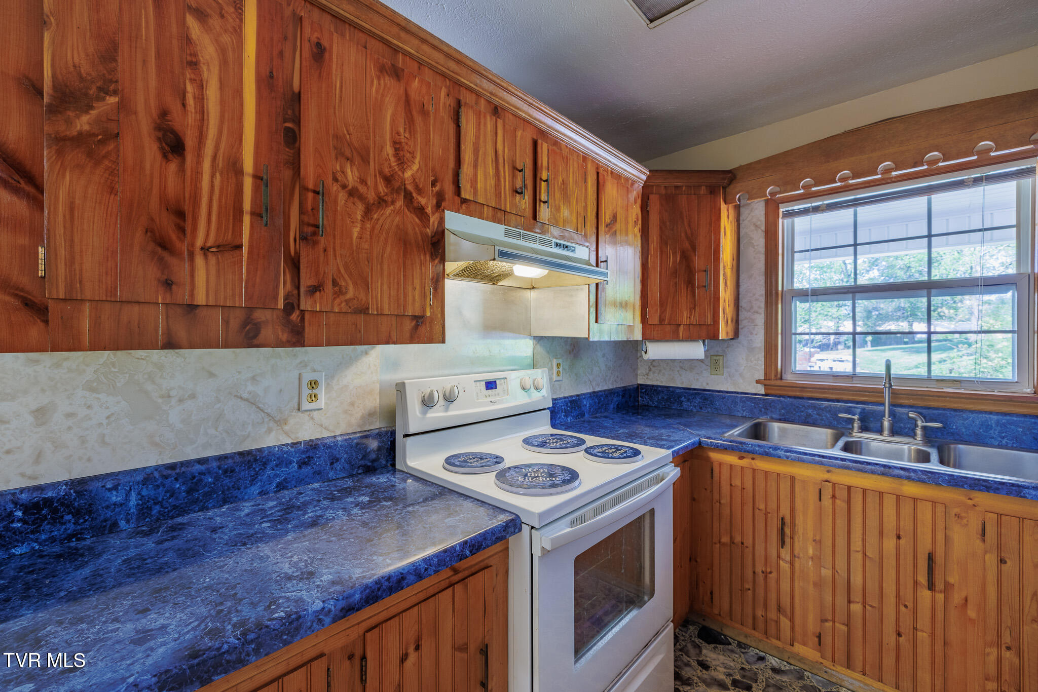 960 North Central Avenue