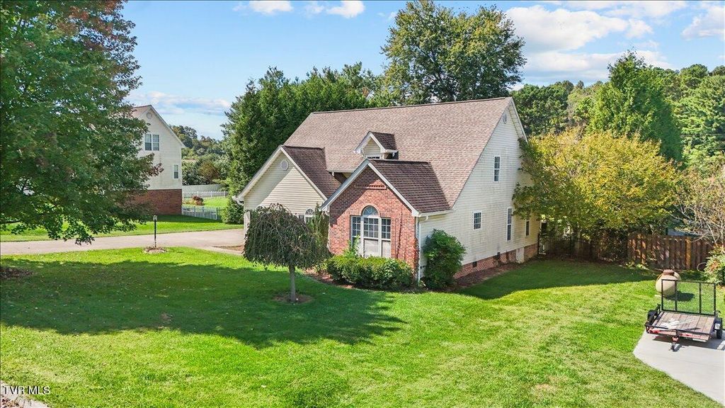 Photo of 228 Wiltshire Drive, Gray, TN 37615 (MLS # 9986371)