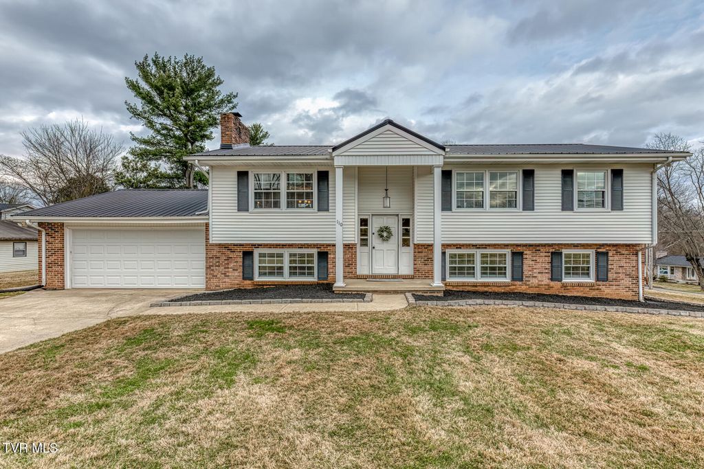 Photo of 110 Hazelwood Drive, Gray, TN 37615 (MLS # 9989882)