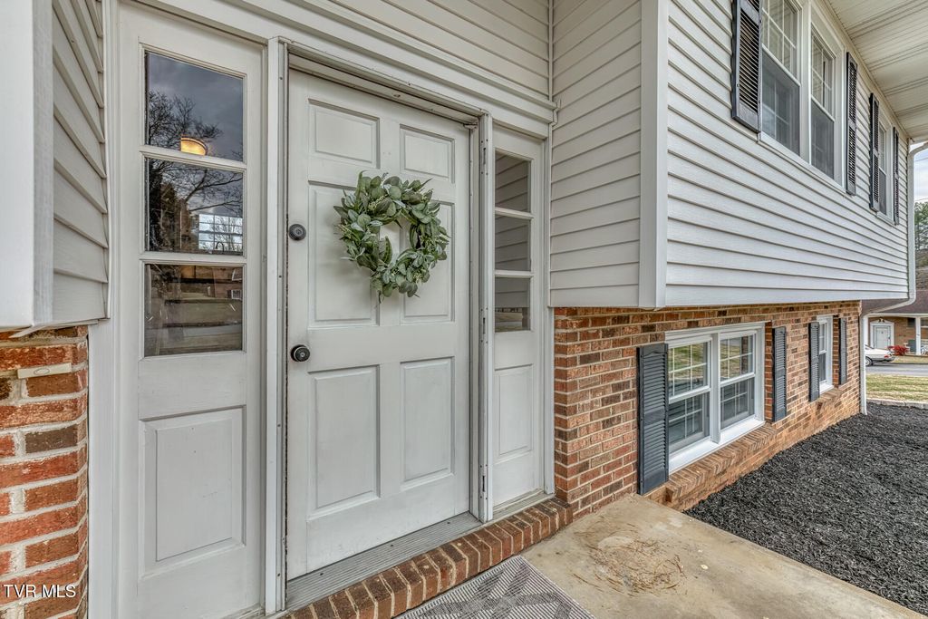 Photo of 110 Hazelwood Drive, Gray, TN 37615 (MLS # 9989882)