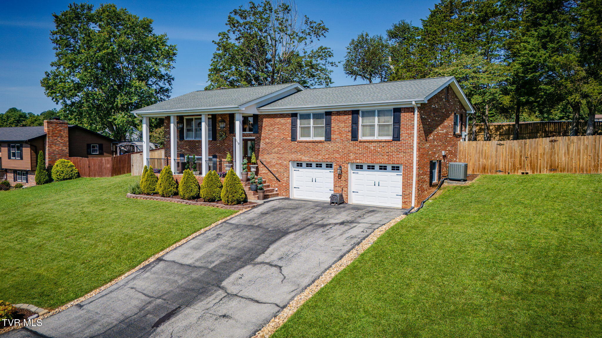 119 Dover Lane