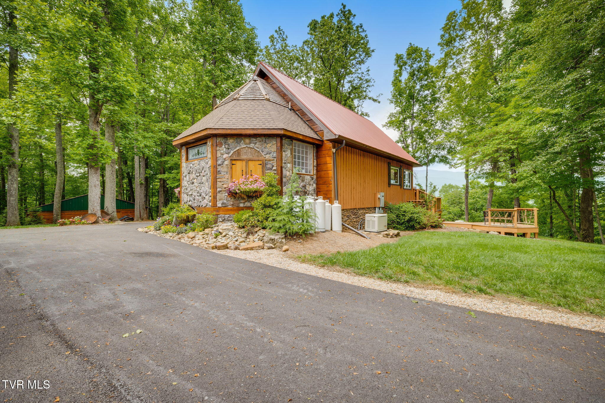 438 Willow Springs Road, Elizabethton, Tennessee image 12