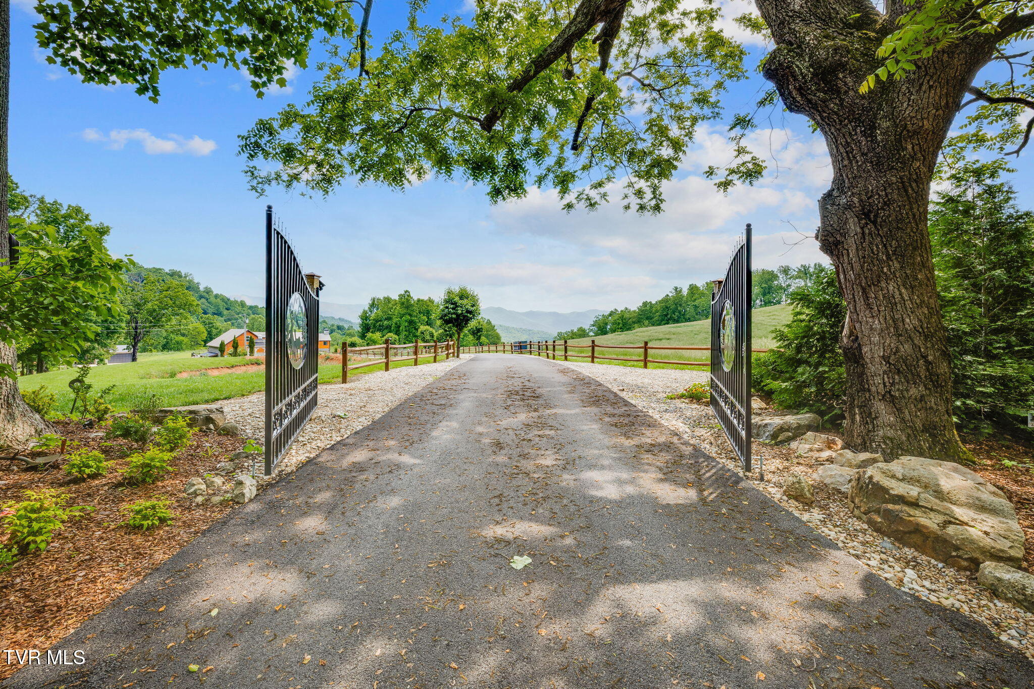 438 Willow Springs Road, Elizabethton, Tennessee image 38
