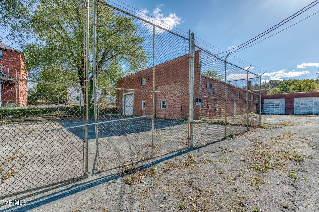 Photo of 129 Greenway Avenue, Marion, VA 24354 (MLS # 9986946)