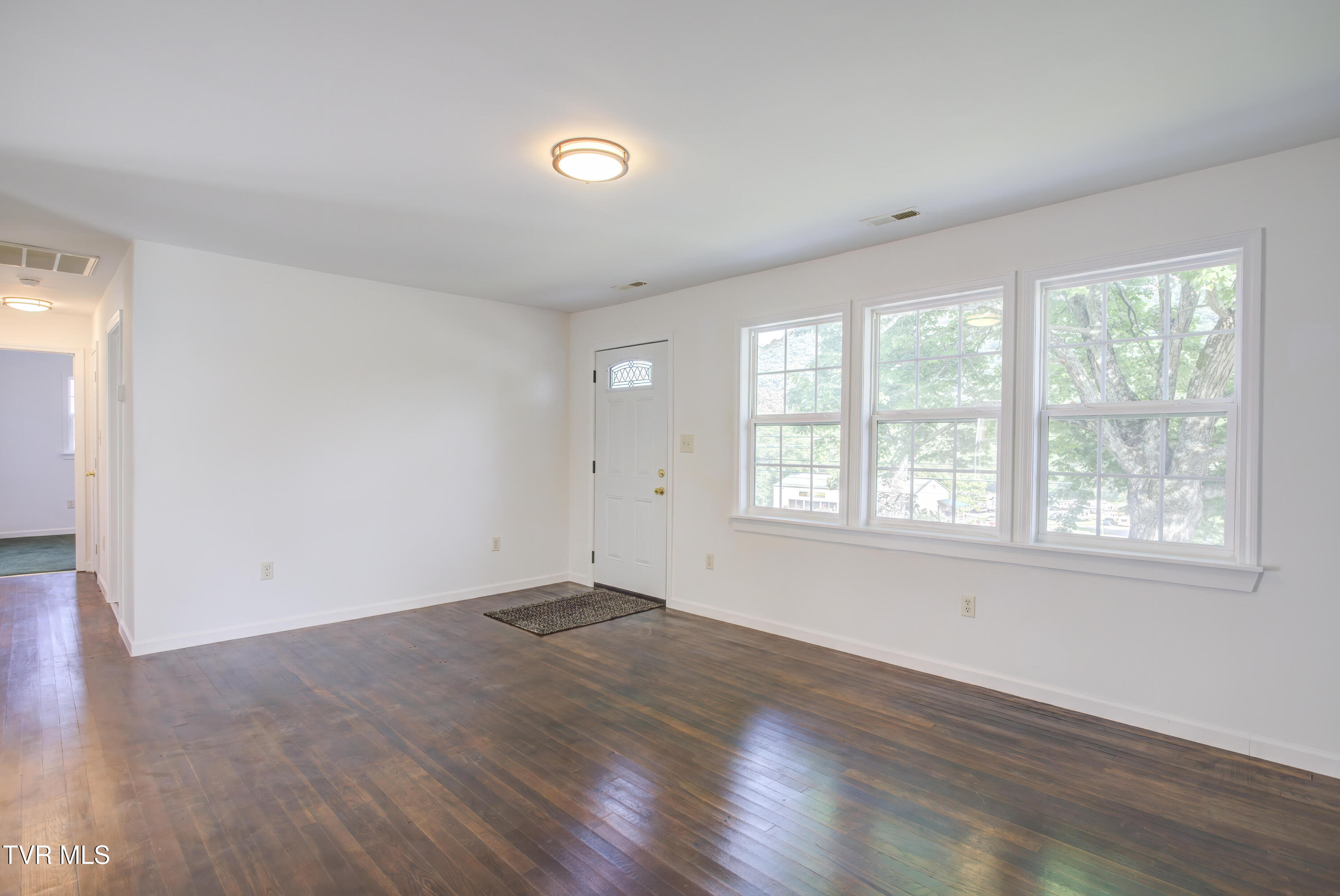 2540 Volunteer Parkway, Bristol, Tennessee image 10