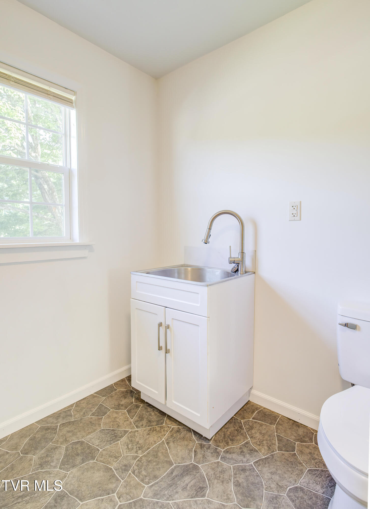 2540 Volunteer Parkway, Bristol, Tennessee image 22
