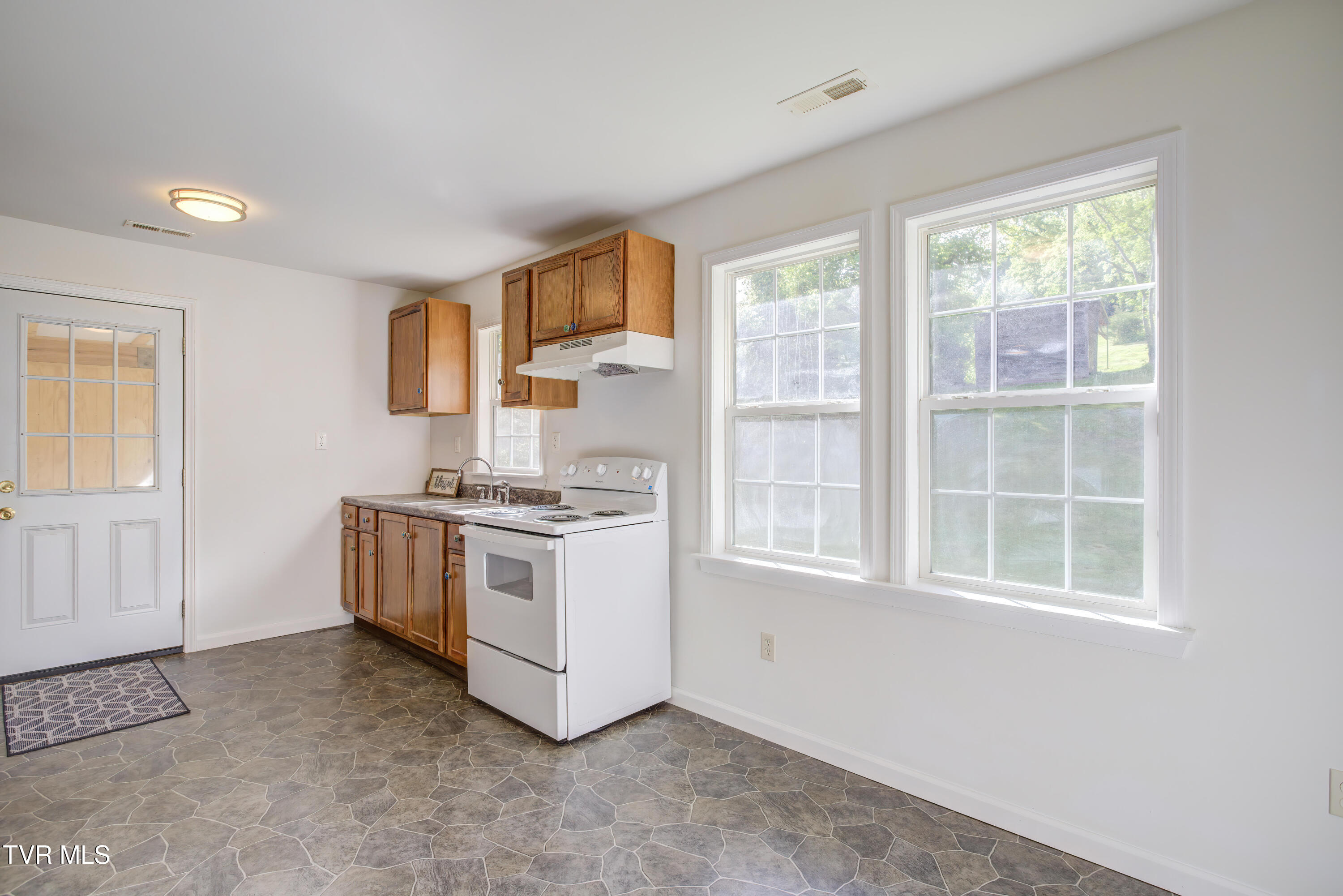 2540 Volunteer Parkway, Bristol, Tennessee image 12