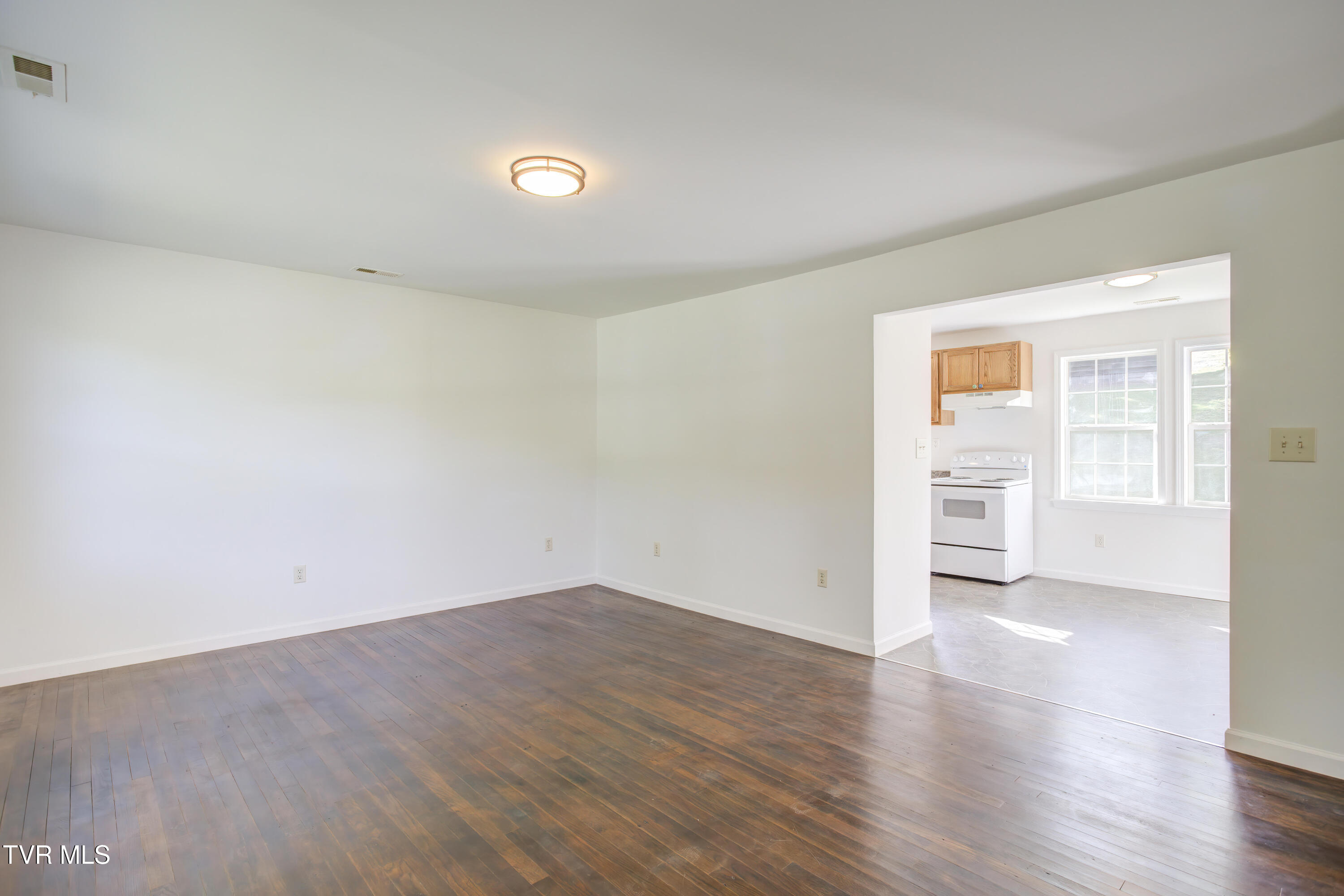 2540 Volunteer Parkway, Bristol, Tennessee image 9