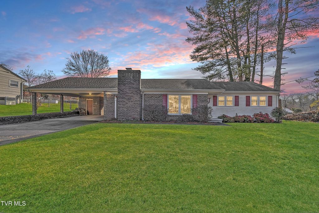 Photo of 104 Houston Street, Bristol, TN 37620 (MLS # 9990635)