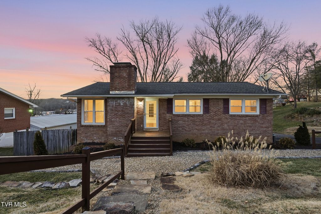 Photo of 404 Merriewood Drive, Bristol, TN 37620 (MLS # 9991333)