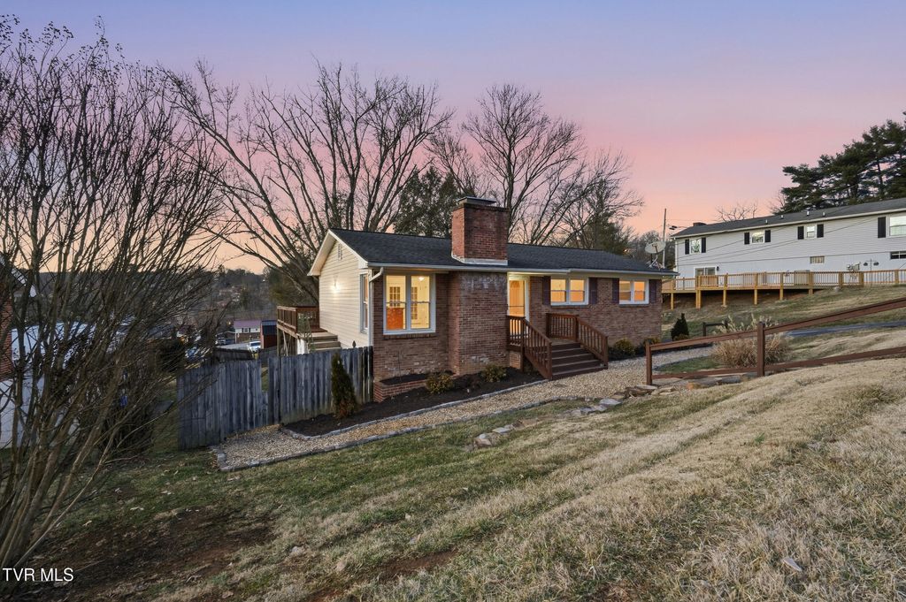 Photo of 404 Merriewood Drive, Bristol, TN 37620 (MLS # 9991333)