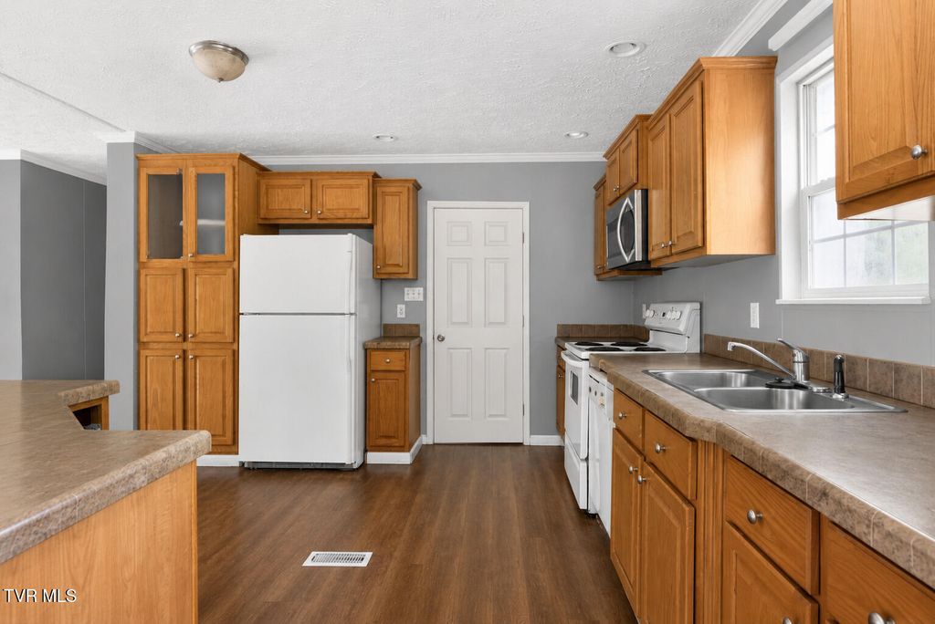 Photo of 109 Daniel Lane, Elizabethton, TN 37643 (MLS # 9995888)