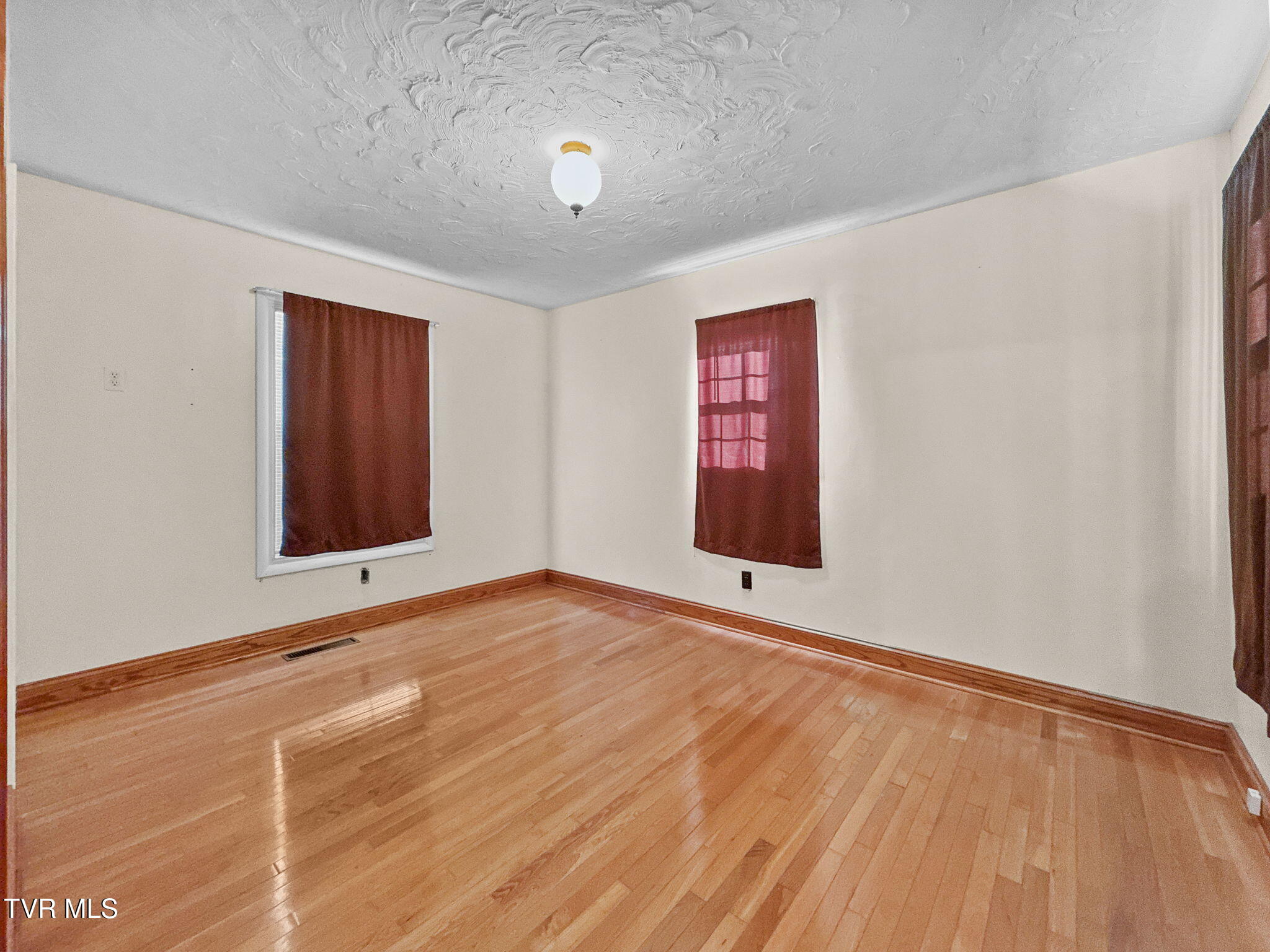 211 Old Siam Rd Road, Elizabethton, Tennessee image 18