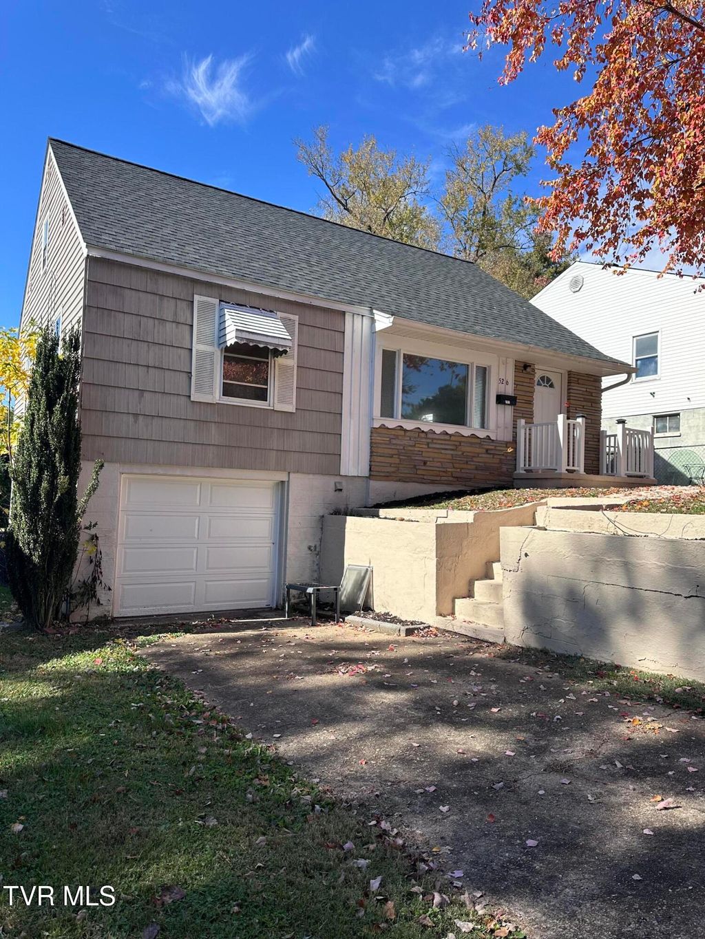 Photo of 526 Mount Ida Place, Kingsport, TN 37660 (MLS # 9988268)