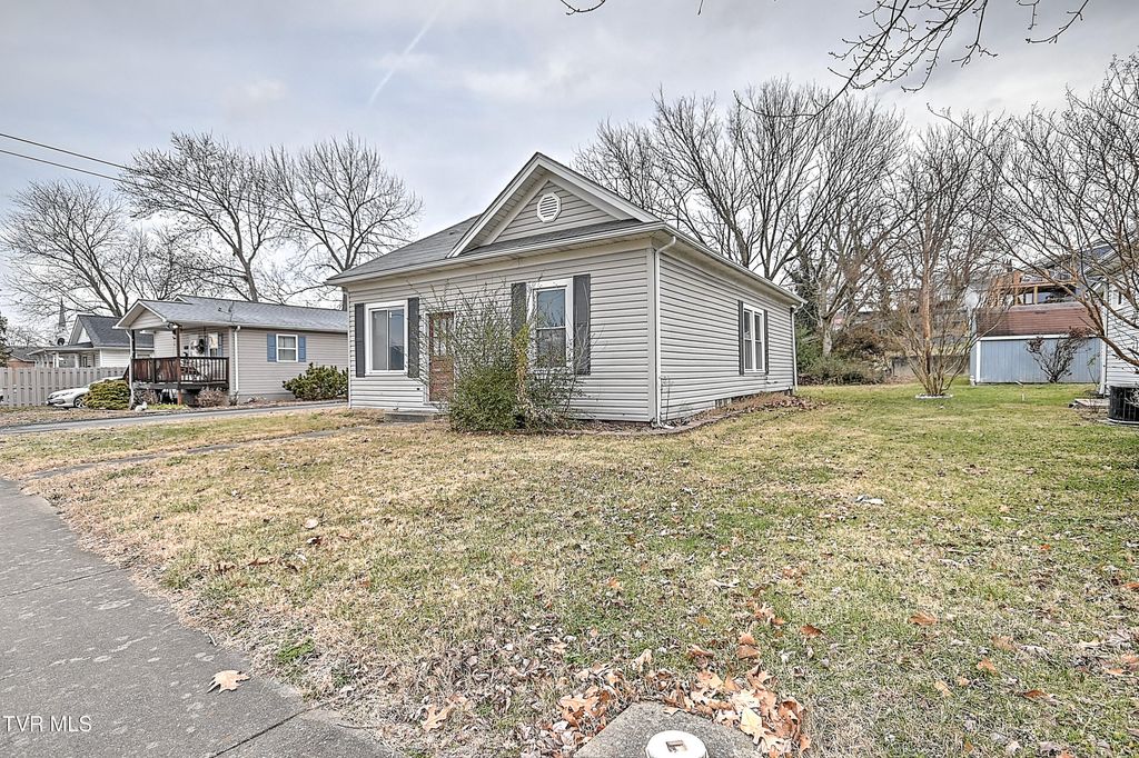 Photo of 714 Watauga Street, Kingsport, TN 37660 (MLS # 9989908)