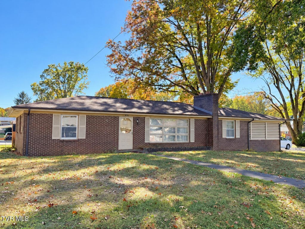 Photo of 870 Falcon Drive, Abingdon, VA 24210 (MLS # 10002562)
