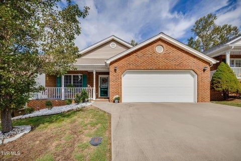 Photo of 675 Willowcrest Place, Kingsport, TN 37660 (MLS # 10002068)