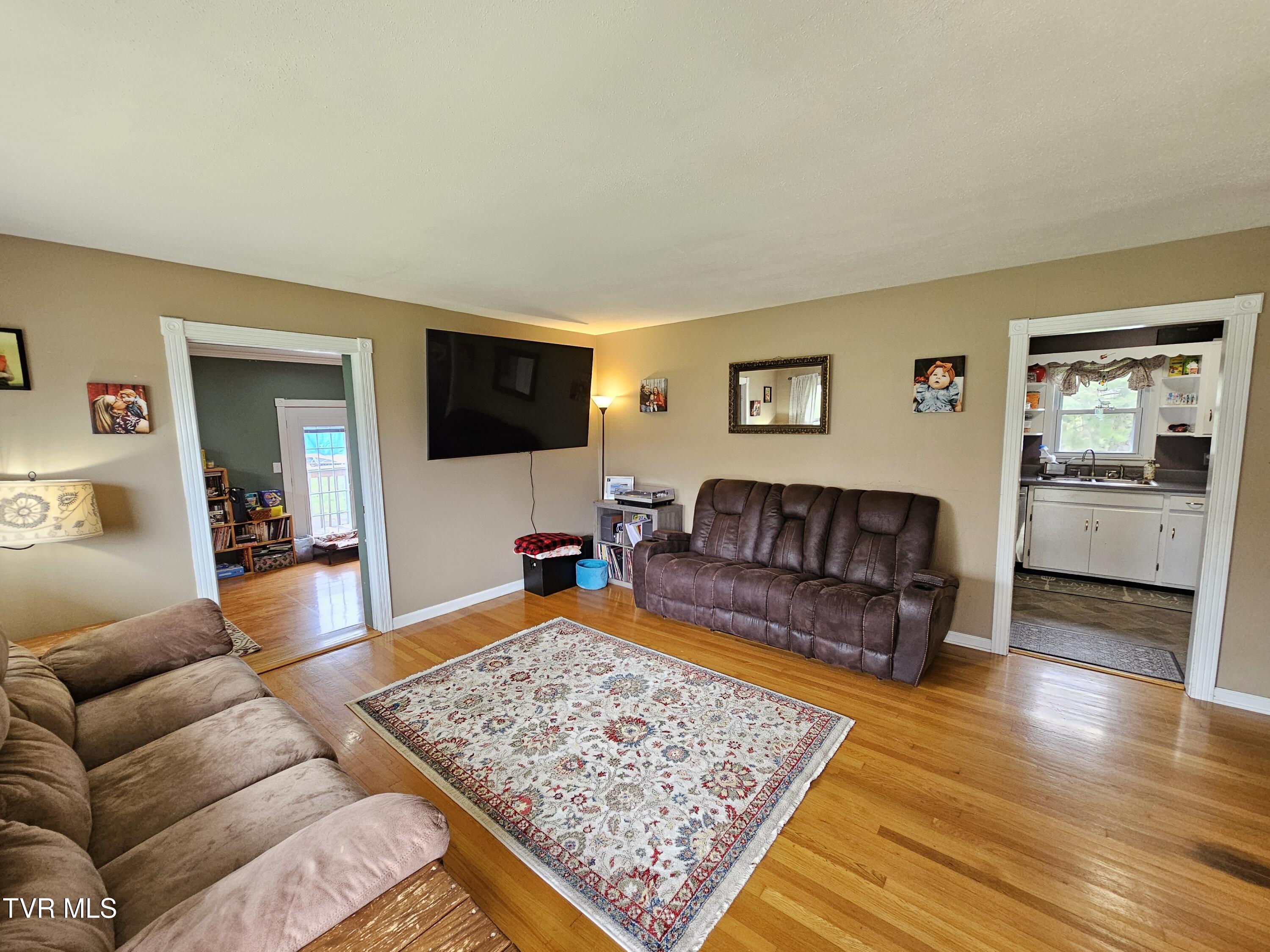 2029 Dave Buck Road, Johnson City, Tennessee image 5