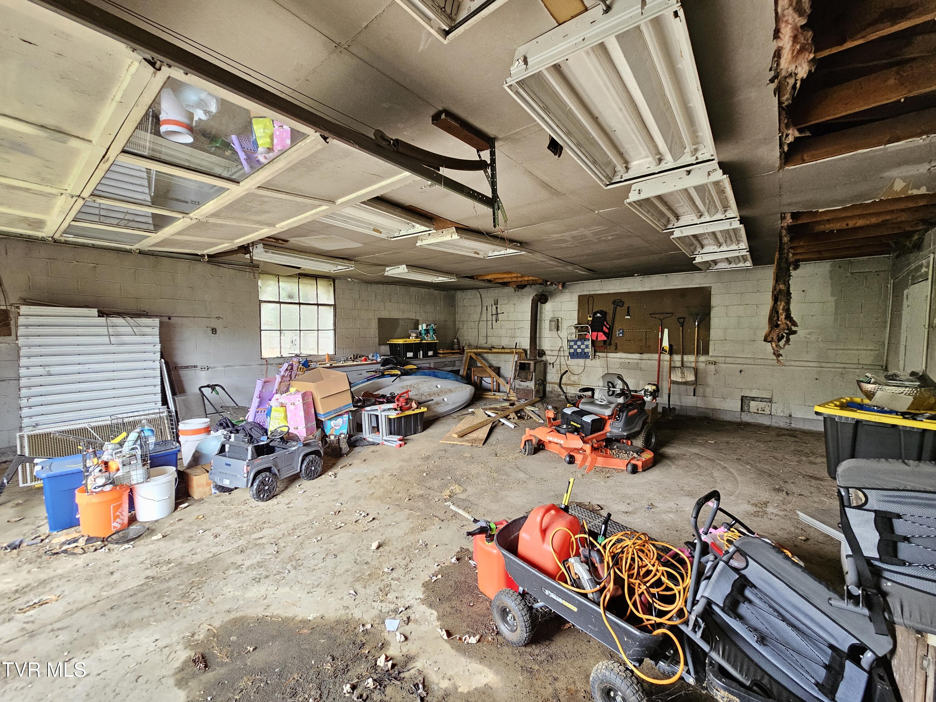 2029 Dave Buck Road, Johnson City, Tennessee image 30
