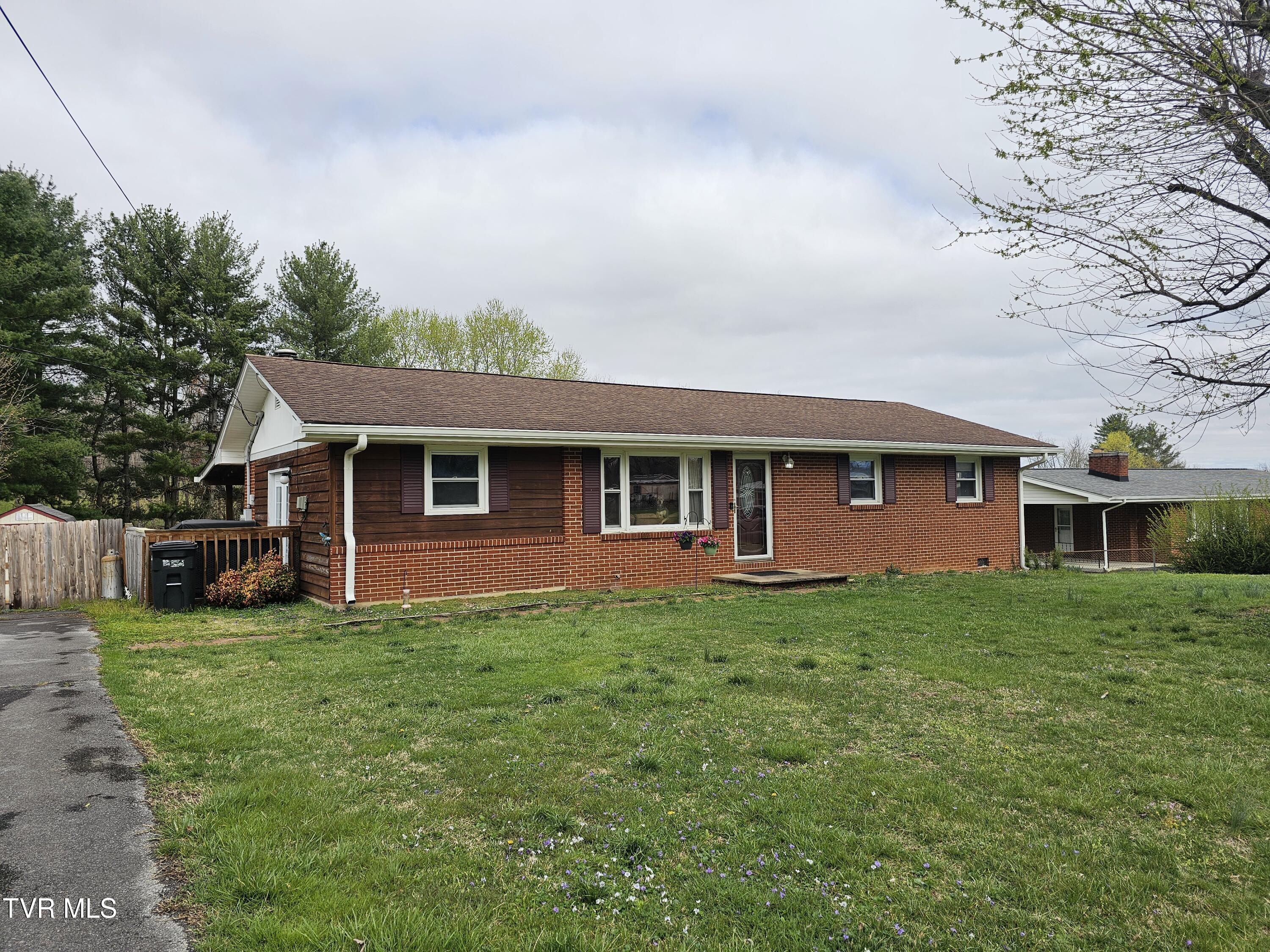 2029 Dave Buck Road, Johnson City, Tennessee image 2