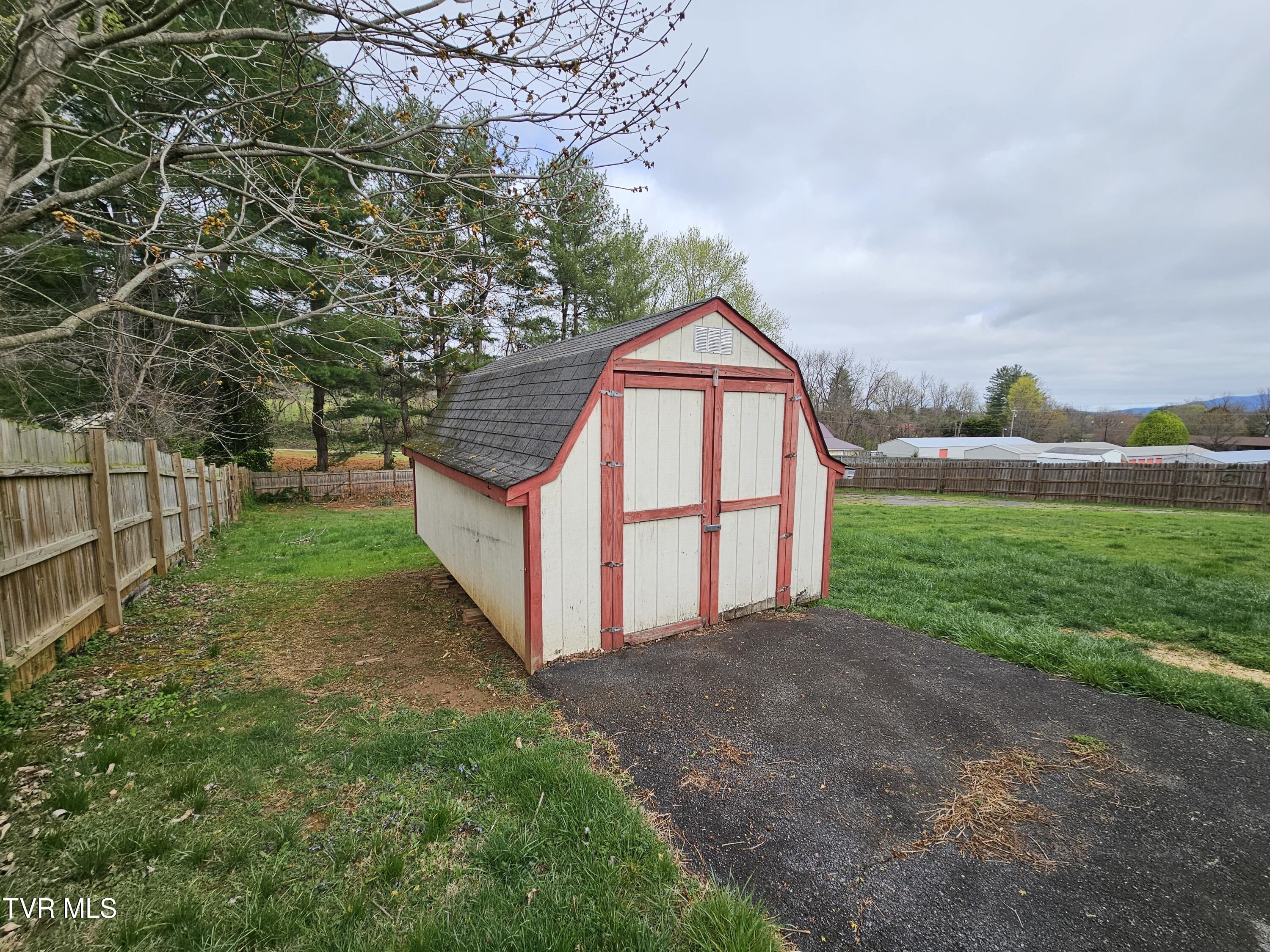 2029 Dave Buck Road, Johnson City, Tennessee image 26