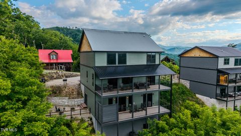 Photo of 704 Topside Road, Gatlinburg, TN 37738 (MLS # 9995464)