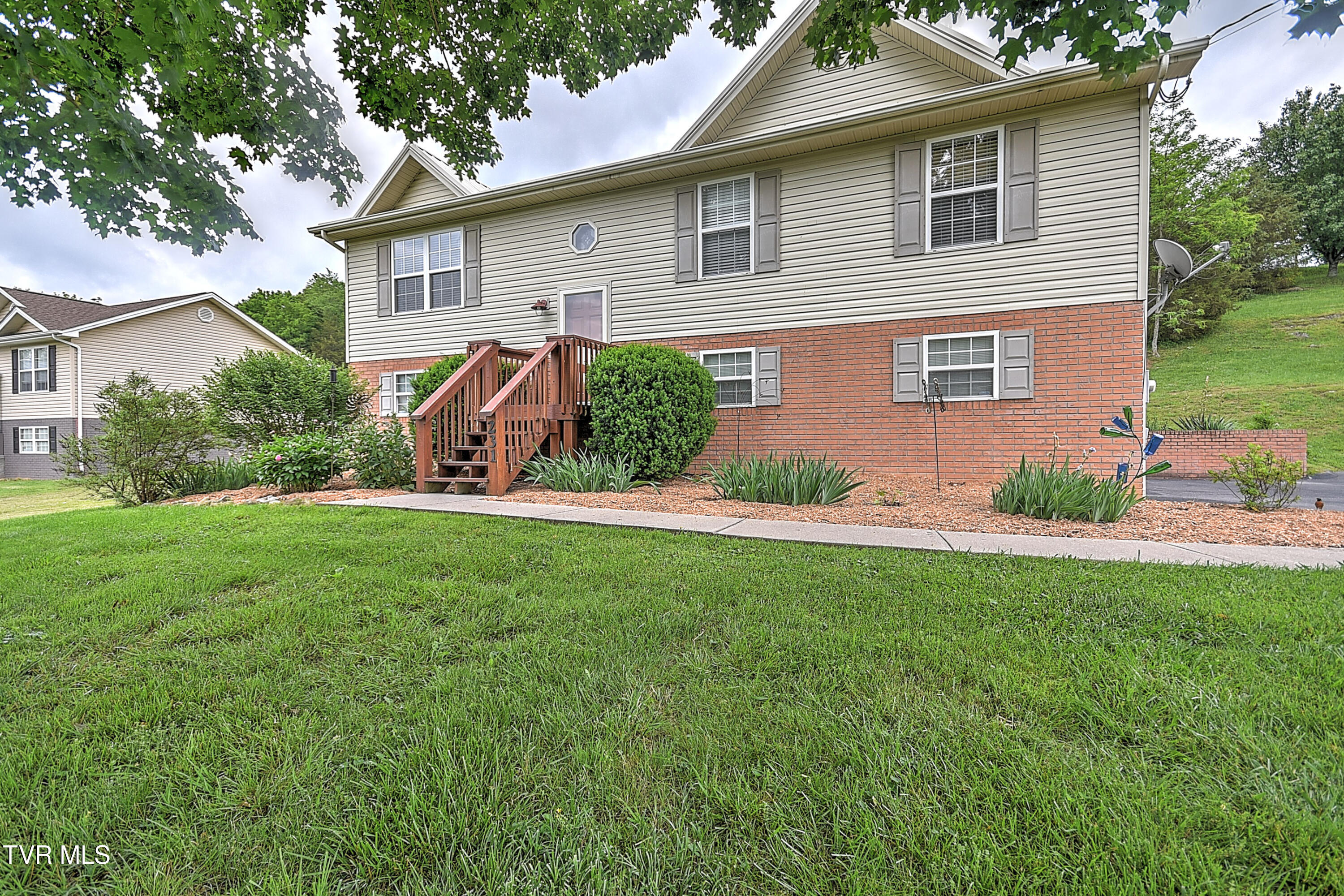 231 Maple Ridge Drive, Jonesborough, Tennessee image 4