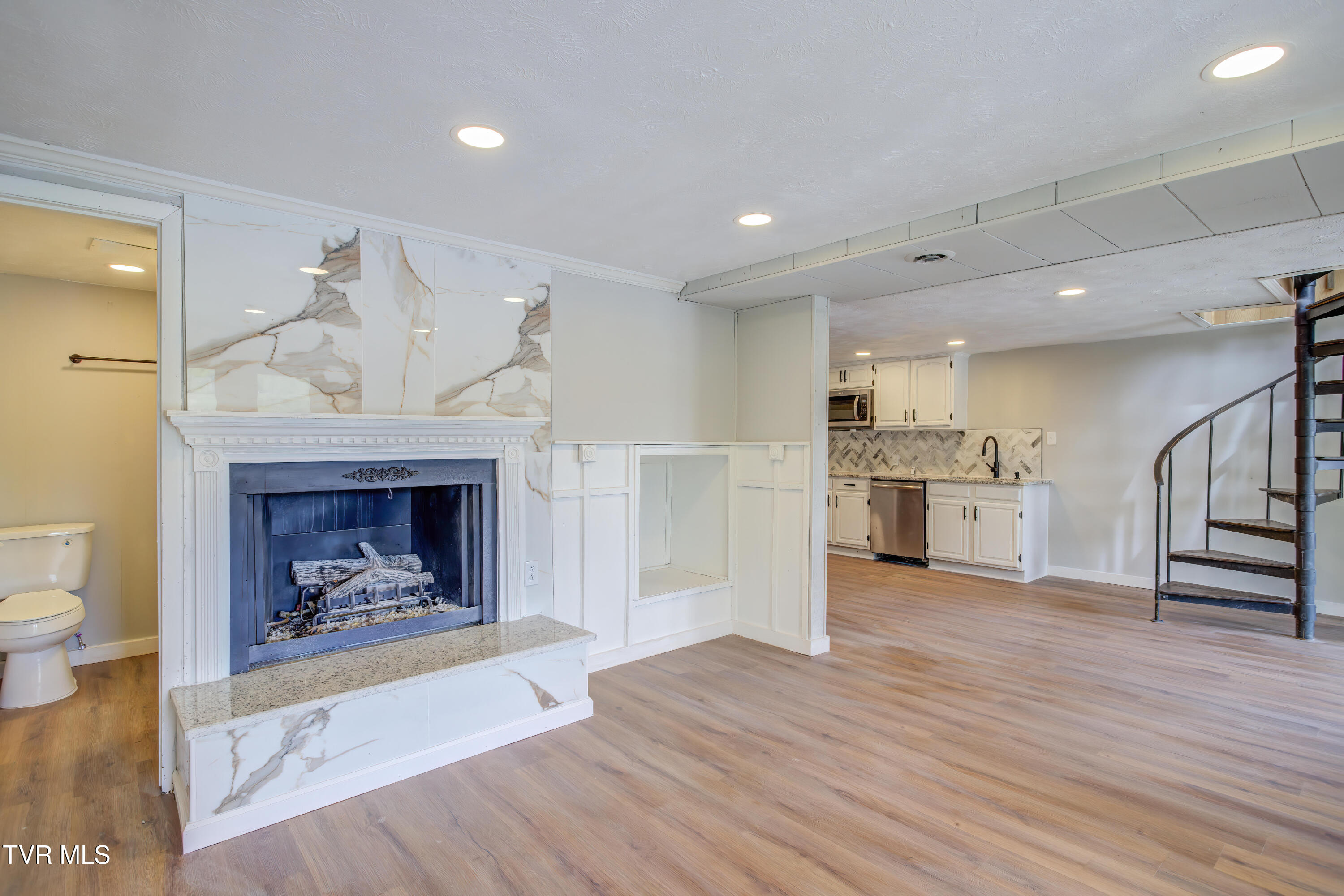 360 Boone Lake Circle, Bluff City, Tennessee image 29