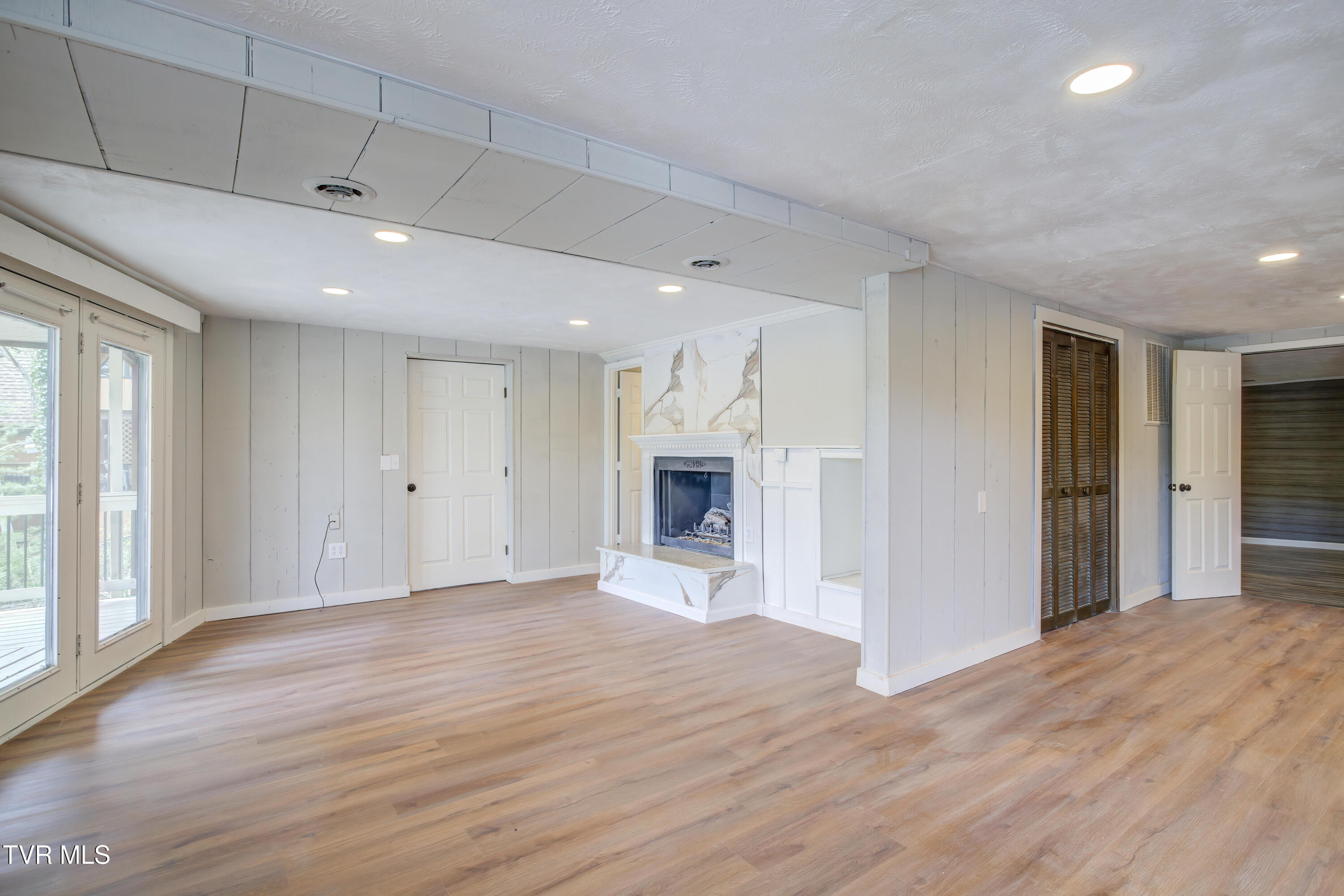 360 Boone Lake Circle, Bluff City, Tennessee image 31
