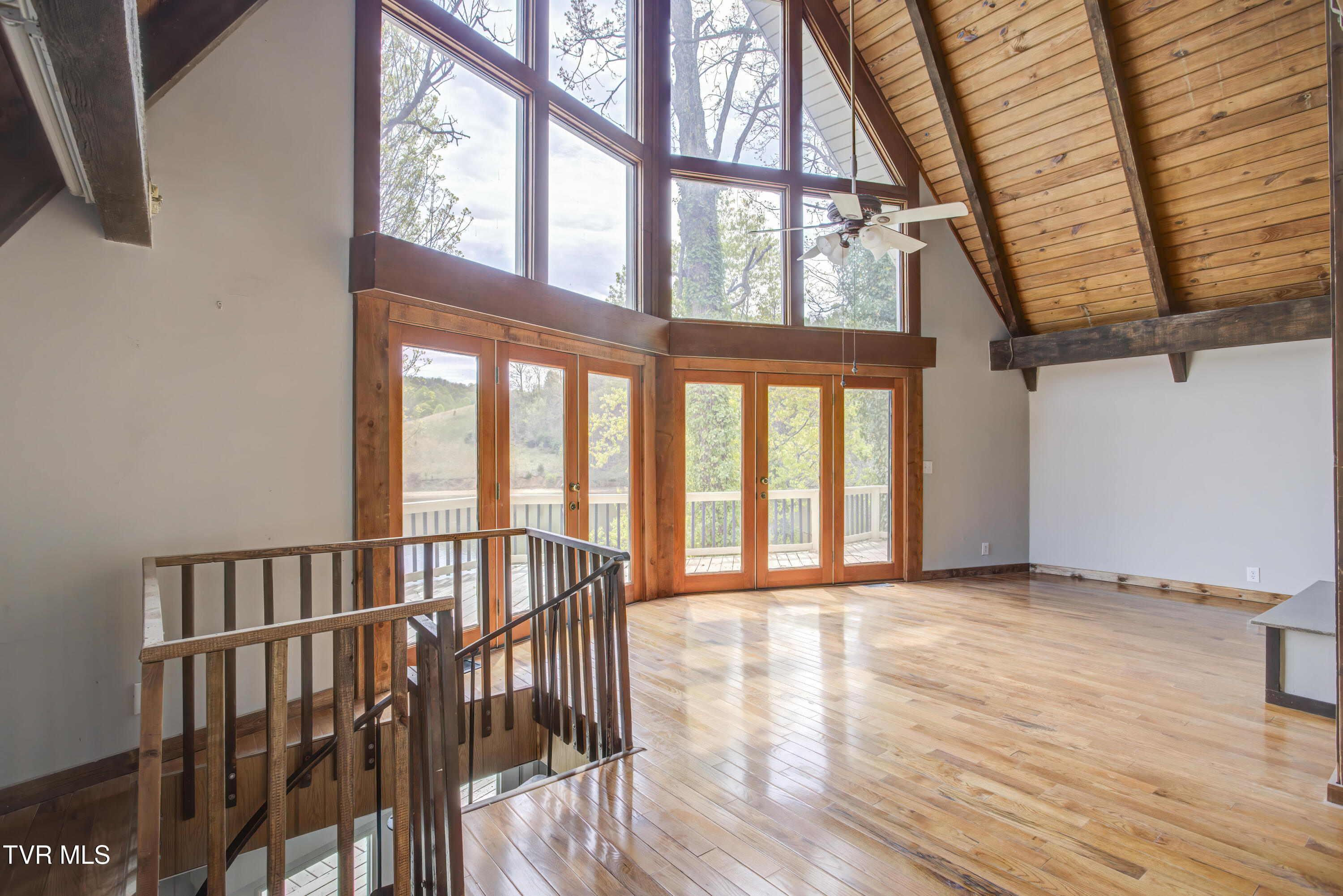 360 Boone Lake Circle, Bluff City, Tennessee image 9