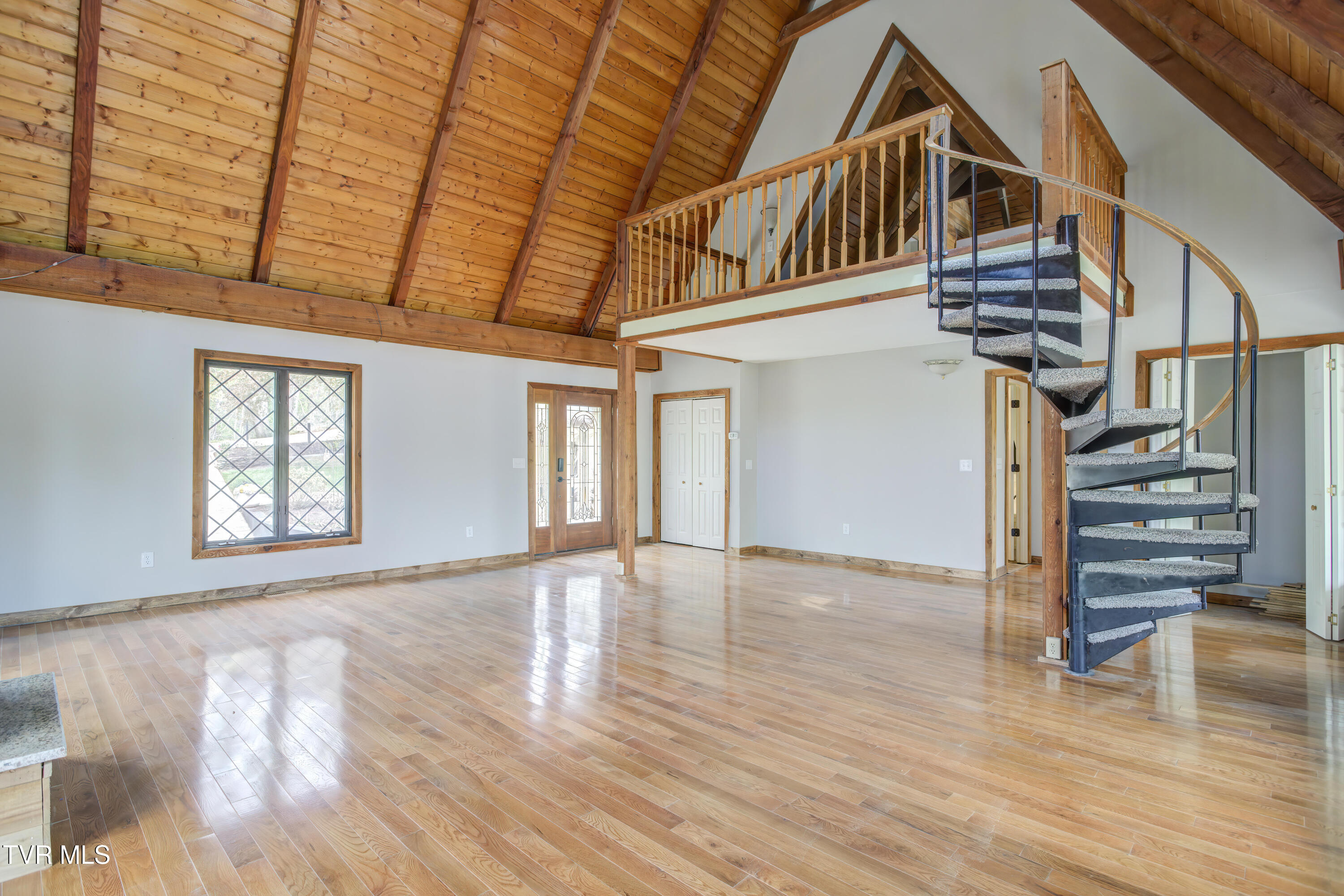 360 Boone Lake Circle, Bluff City, Tennessee image 8