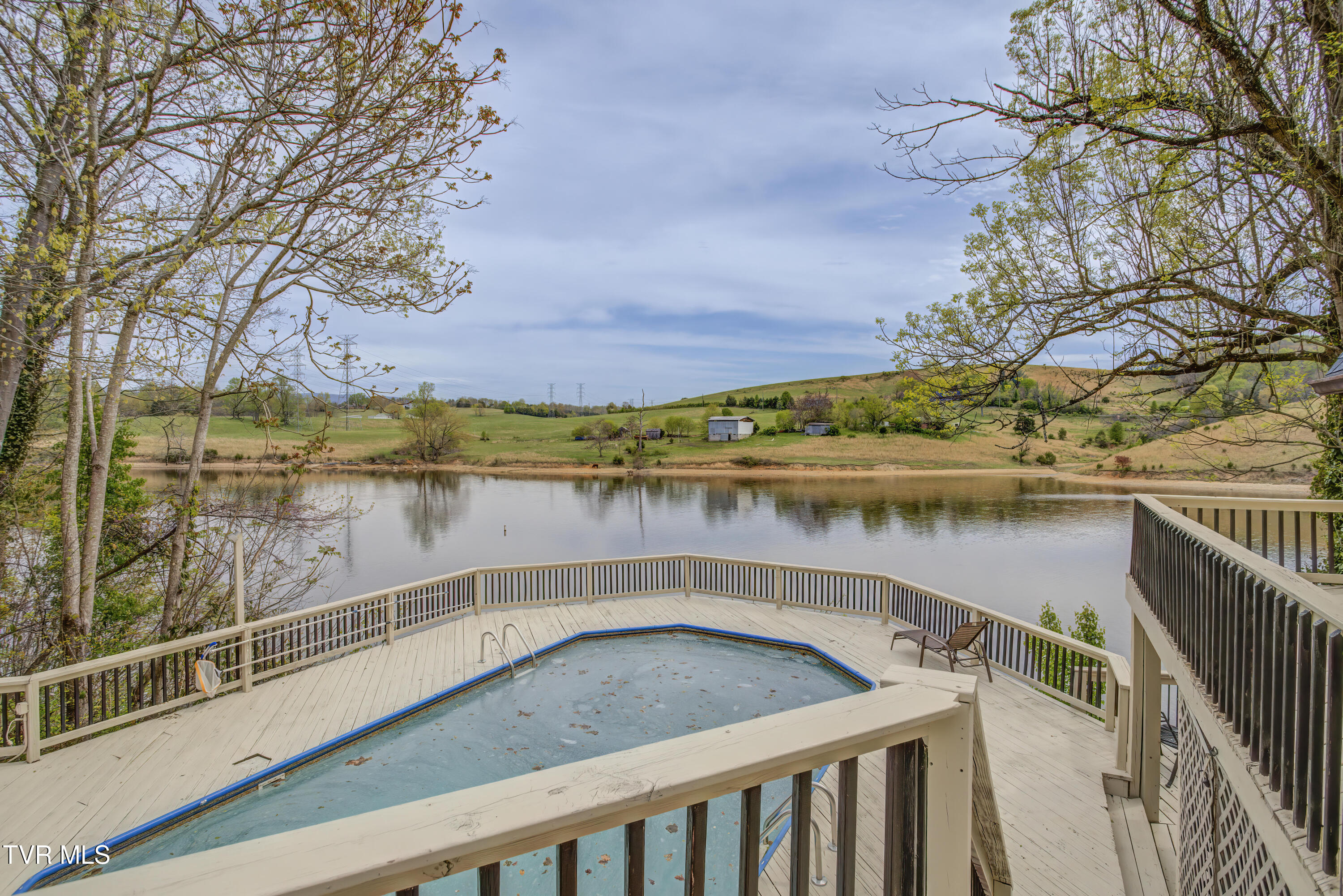 360 Boone Lake Circle, Bluff City, Tennessee image 47