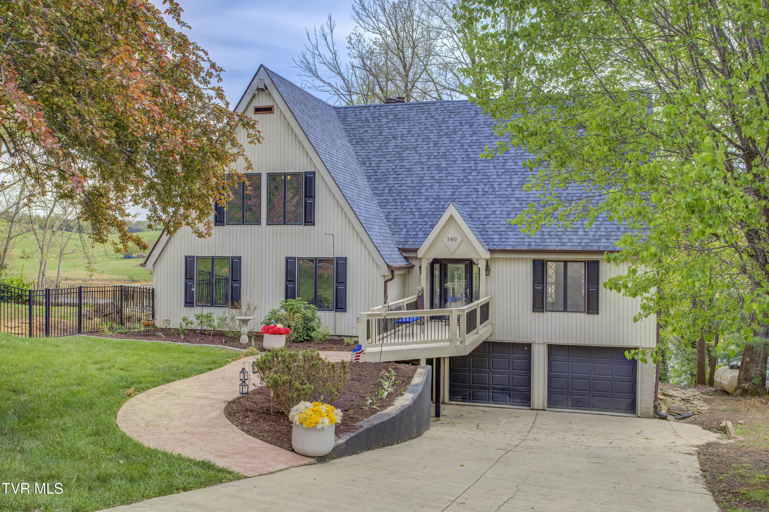 360 Boone Lake Circle, Bluff City, Tennessee image 1
