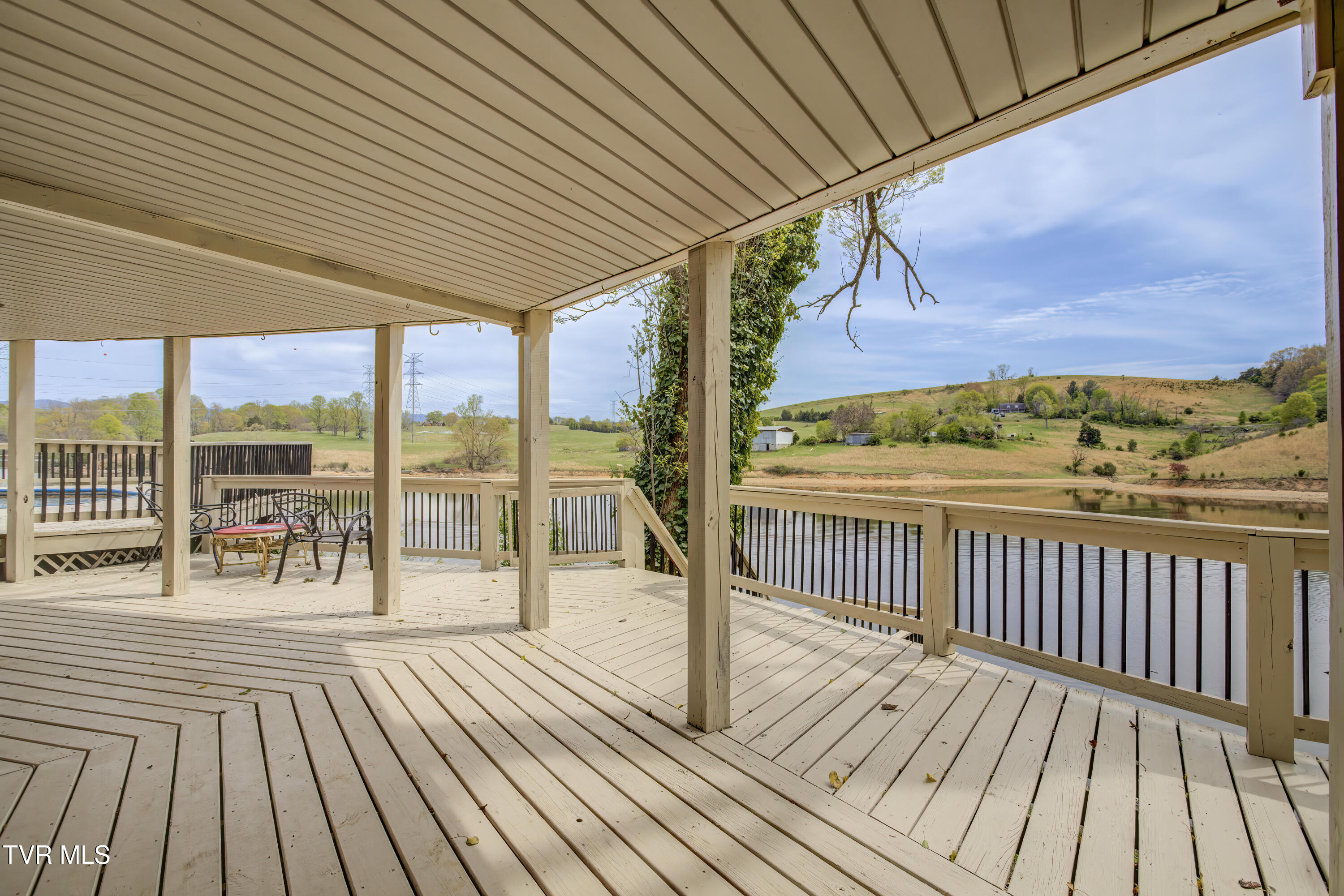 360 Boone Lake Circle, Bluff City, Tennessee image 37