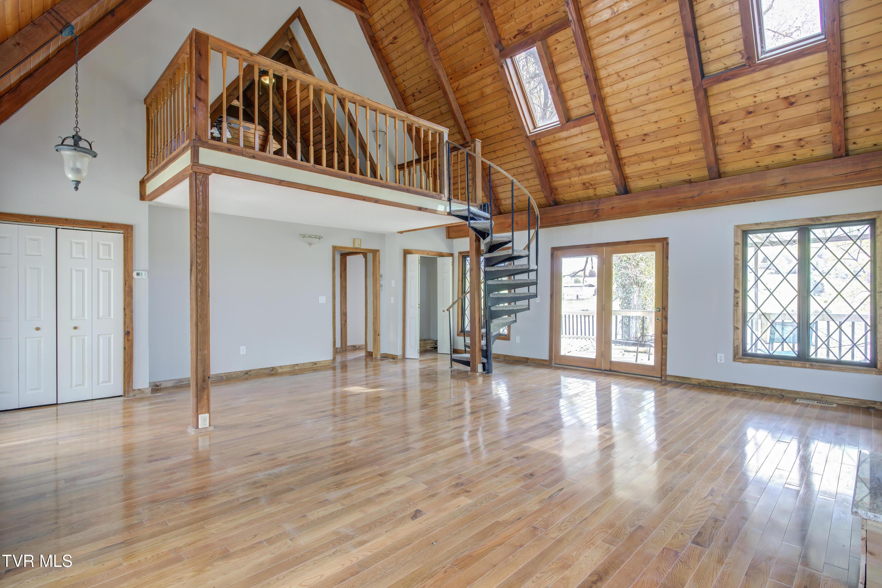 360 Boone Lake Circle, Bluff City, Tennessee image 7