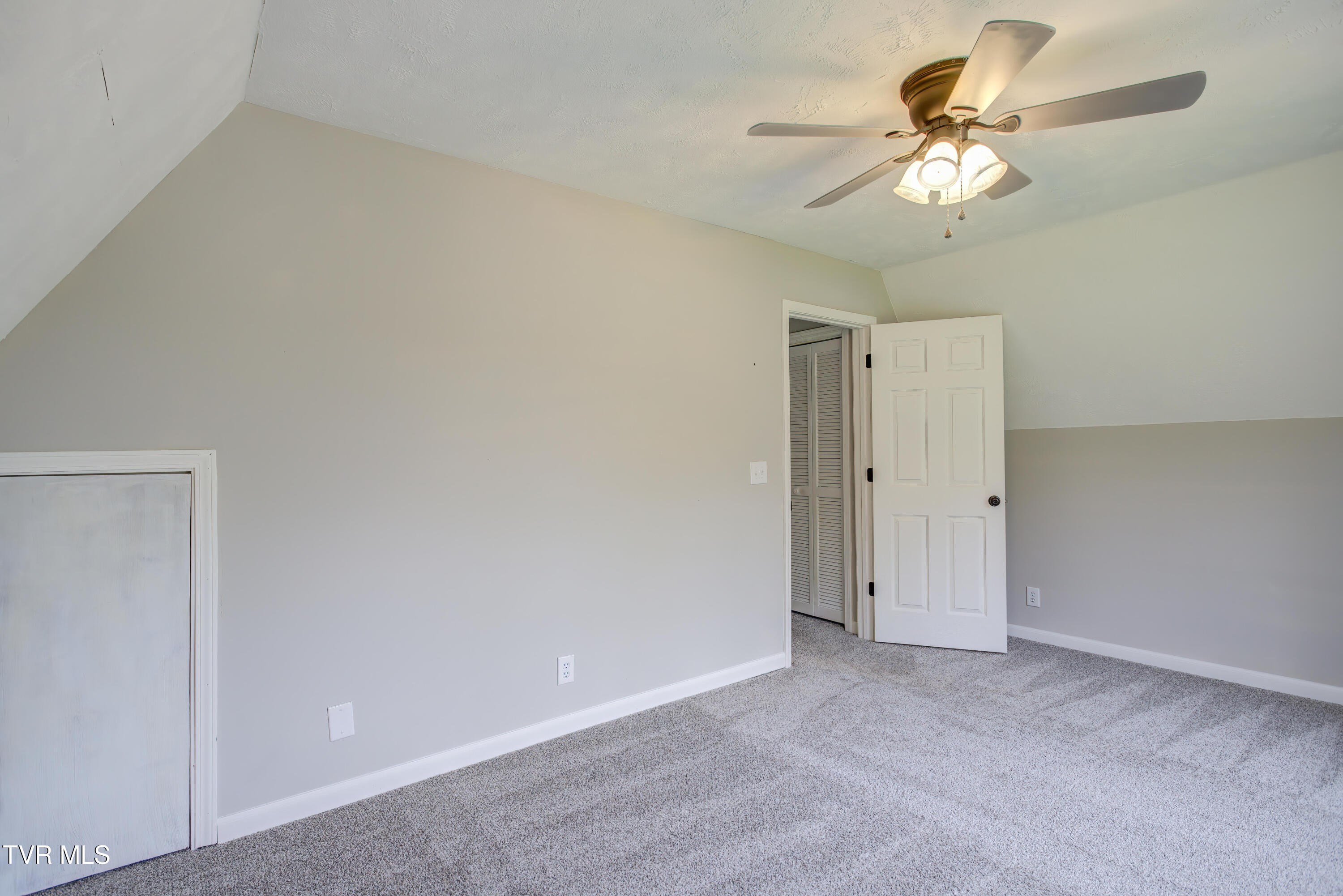 360 Boone Lake Circle, Bluff City, Tennessee image 24