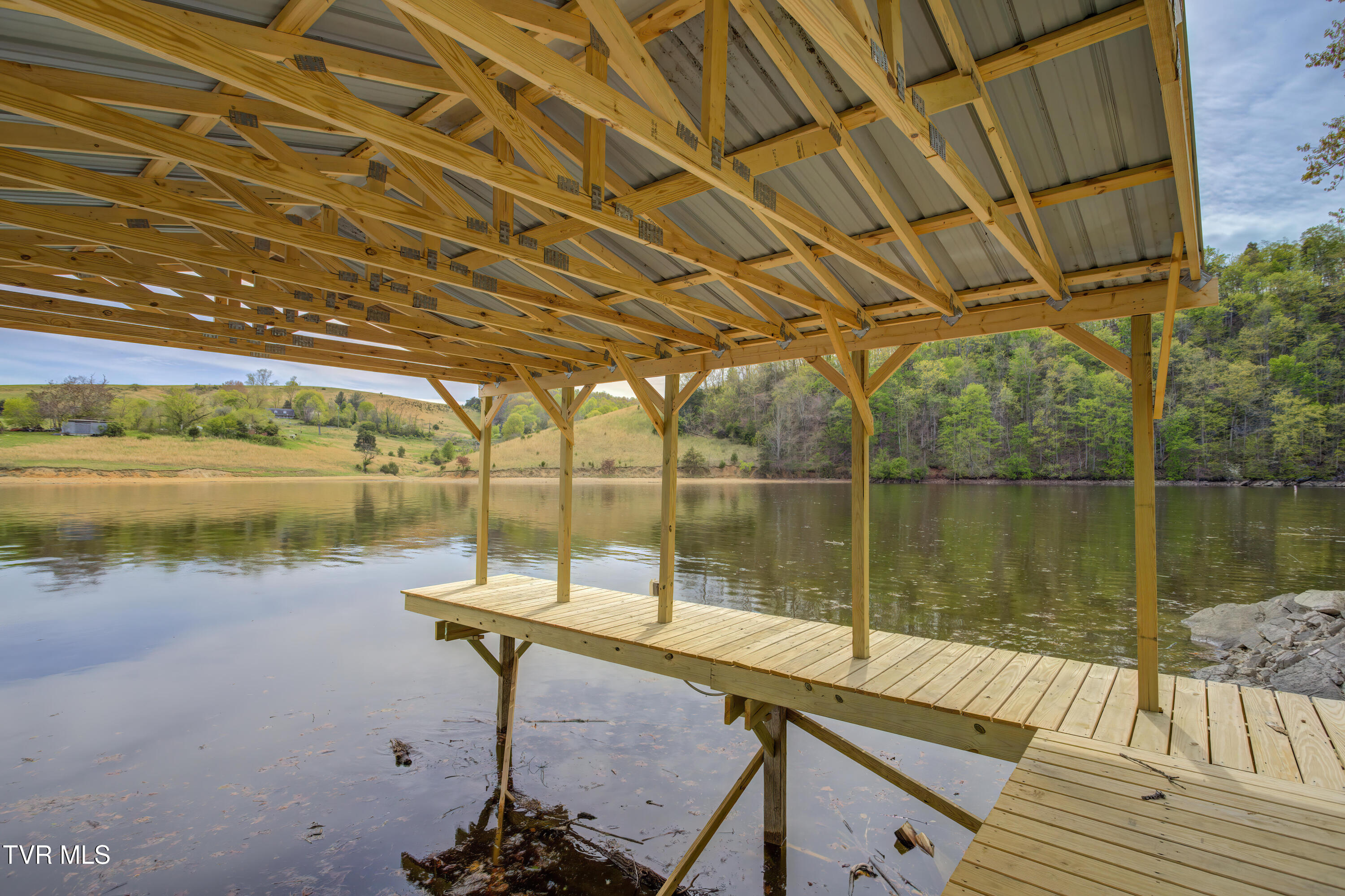 360 Boone Lake Circle, Bluff City, Tennessee image 45