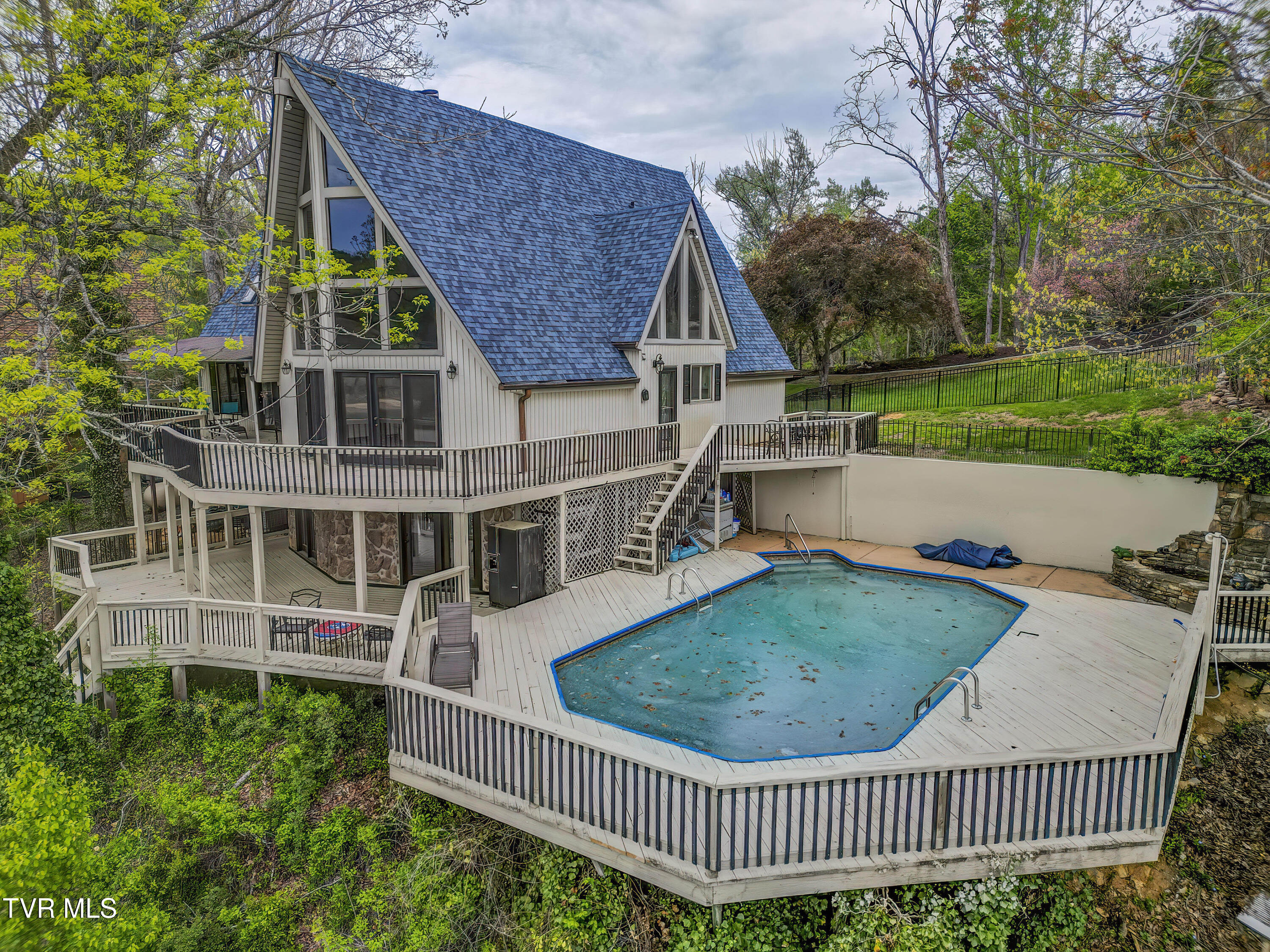 360 Boone Lake Circle, Bluff City, Tennessee image 4