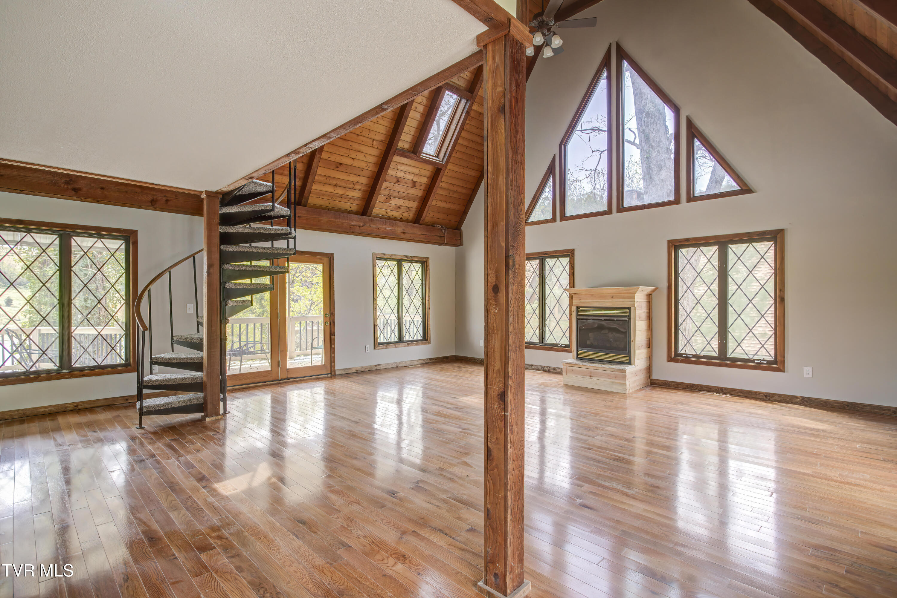 360 Boone Lake Circle, Bluff City, Tennessee image 6