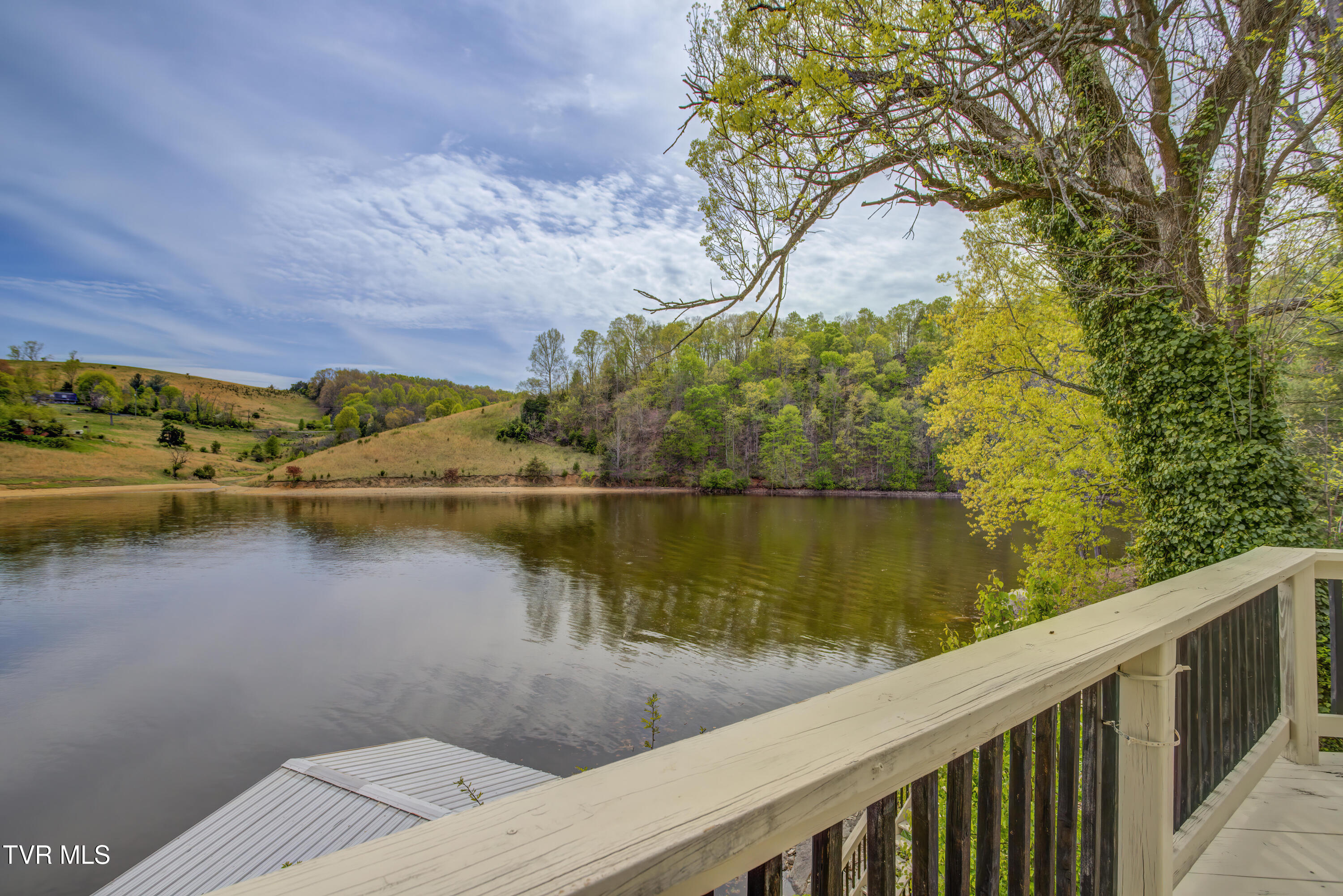 360 Boone Lake Circle, Bluff City, Tennessee image 40