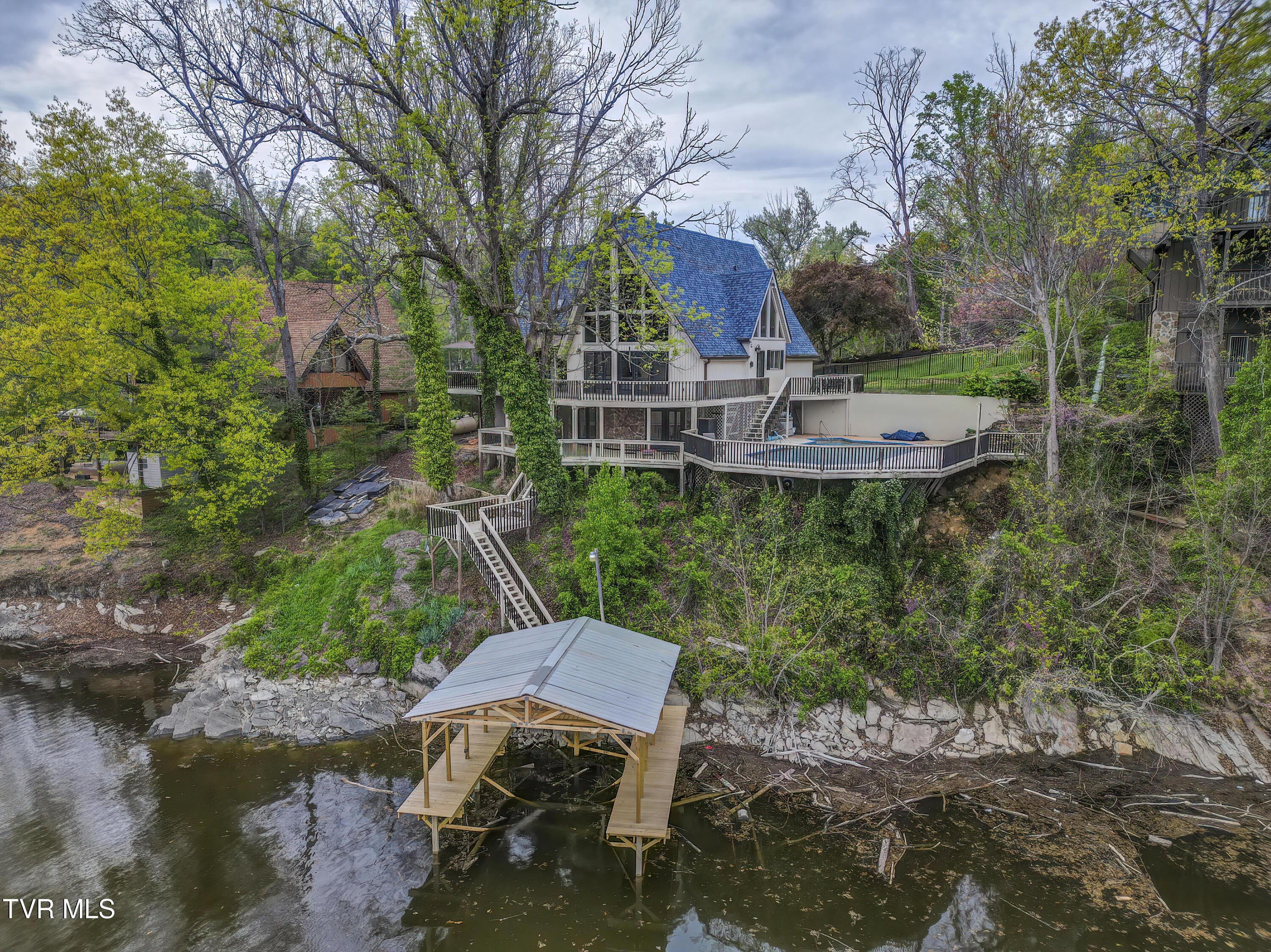 360 Boone Lake Circle, Bluff City, Tennessee image 3